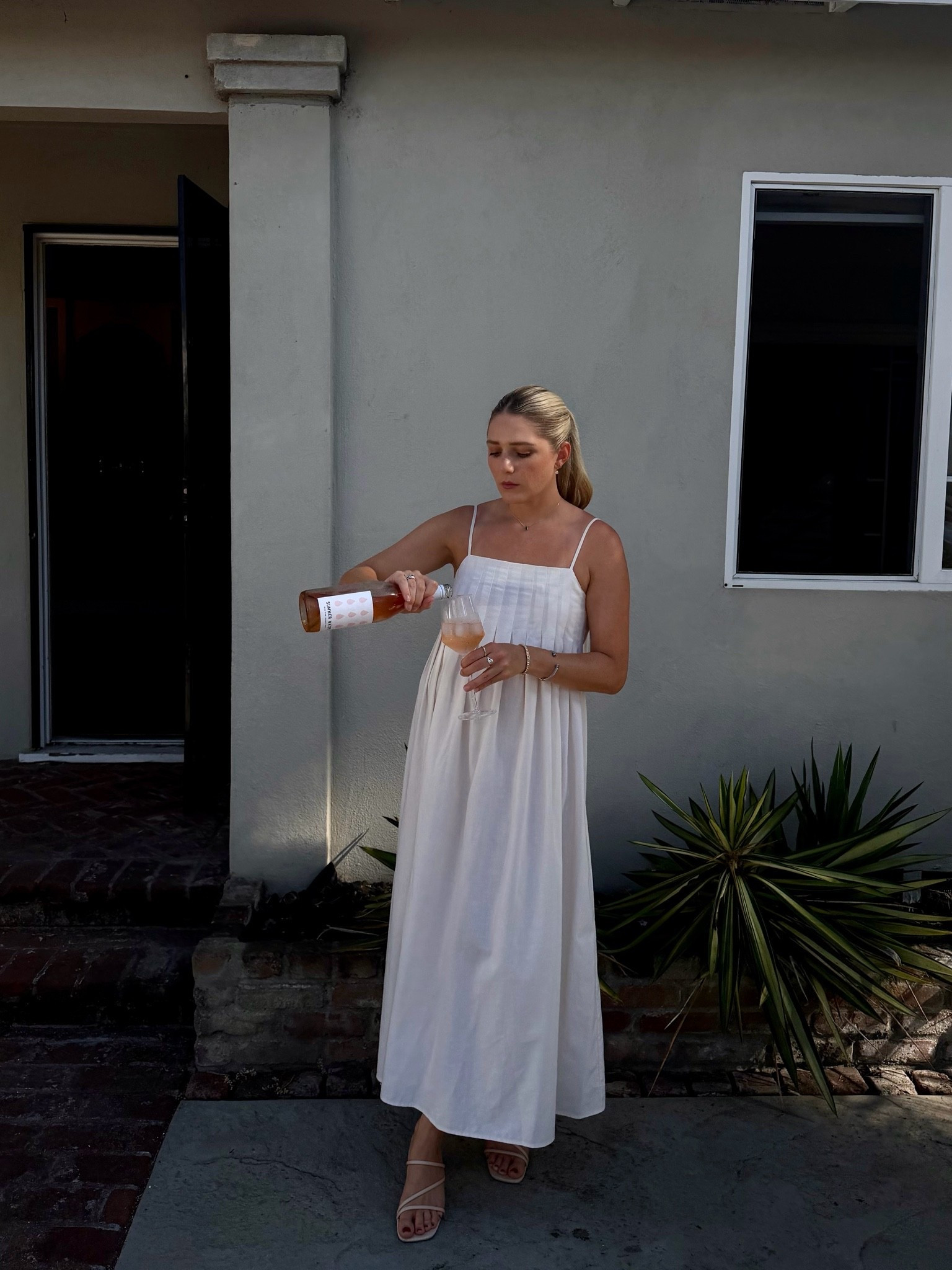 white long maxi linen dress for summer / summer dress styled