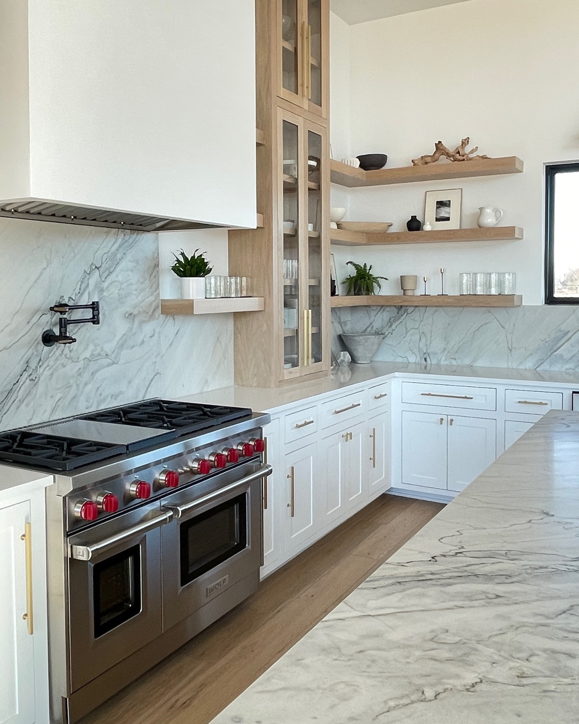 Simple, neutral, kitchen decor.

Transitional home, modern farmhouse, minimalist design, minimalist house.

#LTKhome