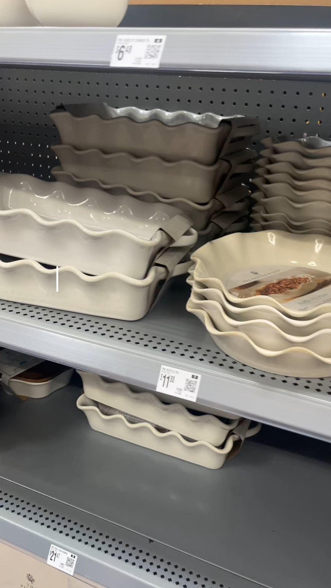Walmart has the best home and kitchen items! I can not find that vase ANYWHERE and I wish I had grabbed it!  

#LTKGiftGuide #LTKHome #LTKHoliday