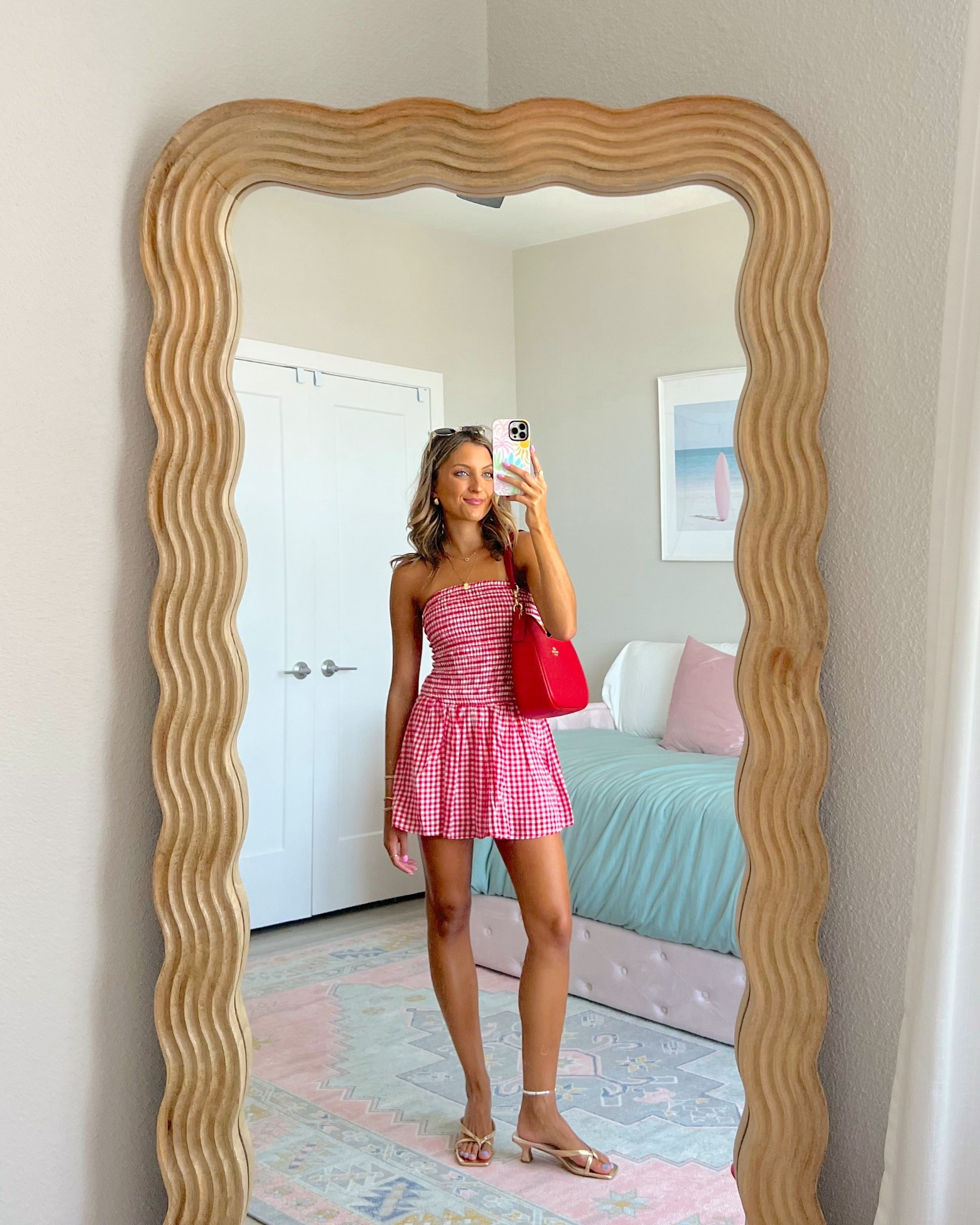 summer sale from Hollister! love these easy summer outfit ideas. wearing a size XS 💛