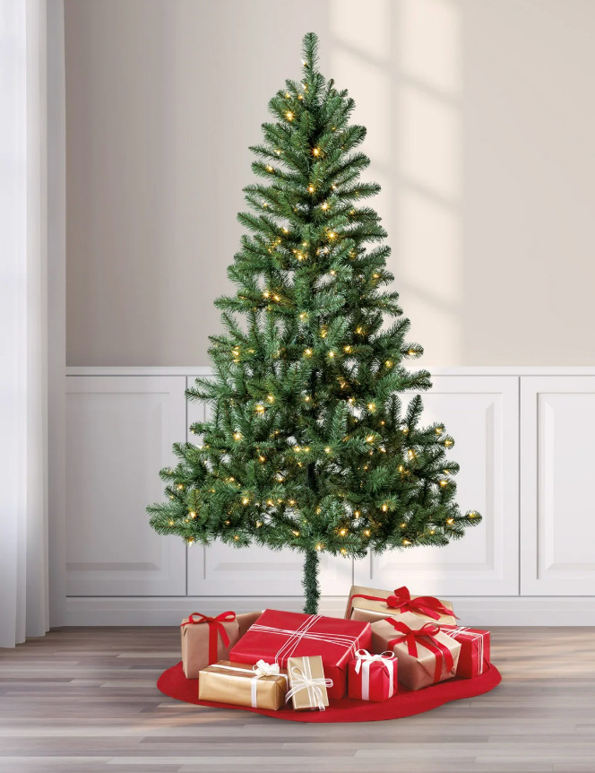 List of Christmas tree deals! 

 

#LTKGiftGuide #LTKHoliday #LTKFindsUnder50