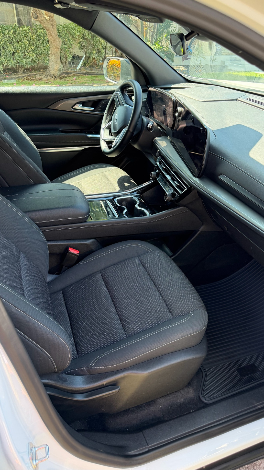 Cleaning my husband’s car. 

Car detail. 
Car clean. 
Cleaning car. 
Chemical guys

#LTKMens #LTKSaleAlert #LTKFindsUnder50