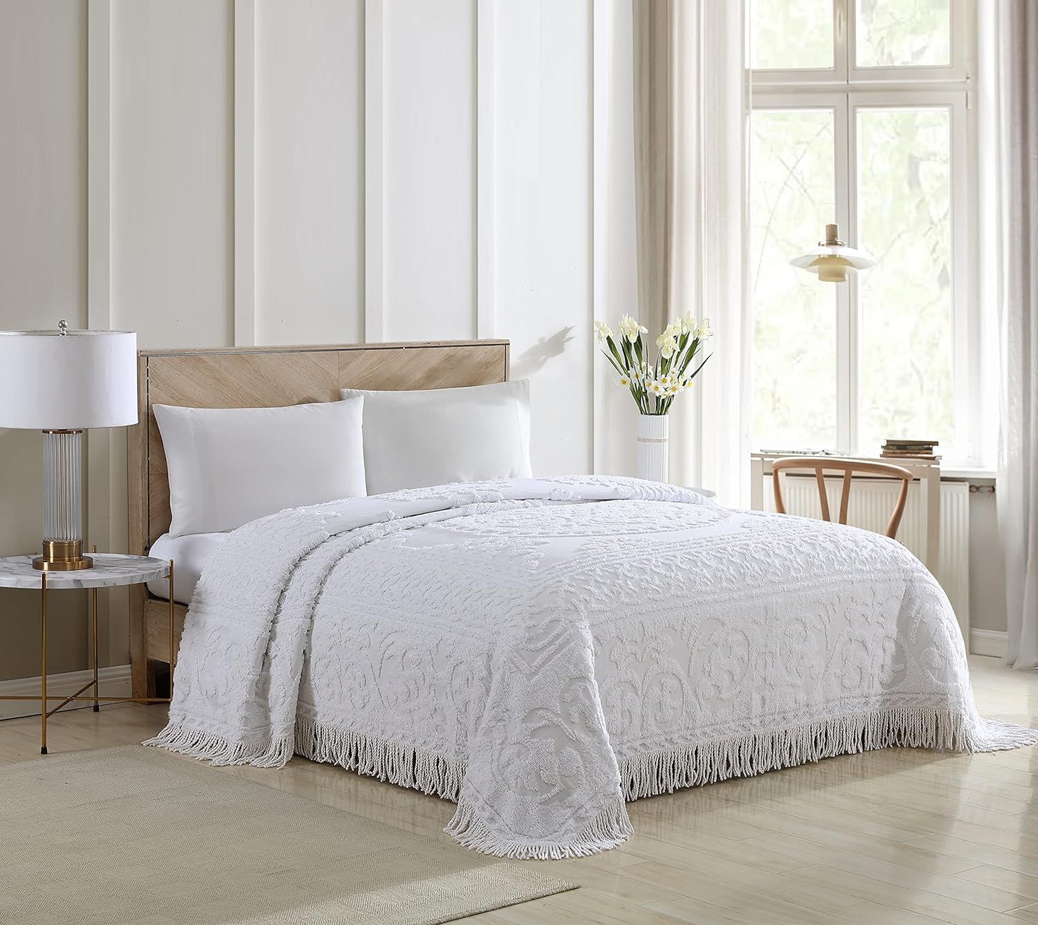 Beatrice Home Fashions Medallion Chenille Bedspread, King, White | Amazon (US)