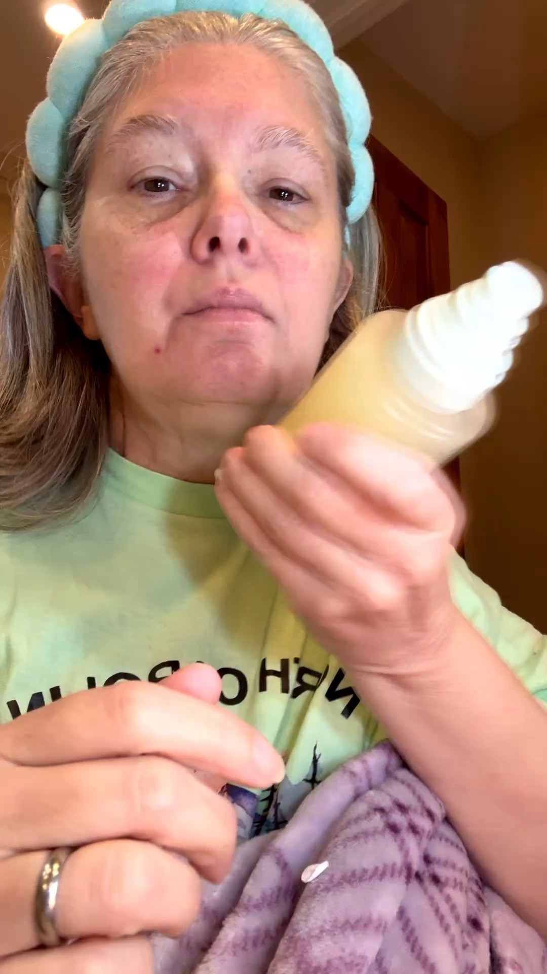 The Beekman 1802 Milkshake Toner is that “why is my skin so soft?!” kind of glow 🥛✨

Lightweight, milky, and packed with skin-loving goodness to hydrate, calm, and prep your face for the rest of your routine. If your skin barrier needs a little TLC, this is your sign 💗

Hydrated. Balanced. Glowing.

#Beekman1802 #MilkshakeToner #SkincareTok #HydratedSkin #GlowySkin #SkinBarrierCare #GentleSkincare #MilkyToner #BeautyFinds #SkincareRoutine #SelfCareGlow

#LTKmorningroutine #LTKBeauty