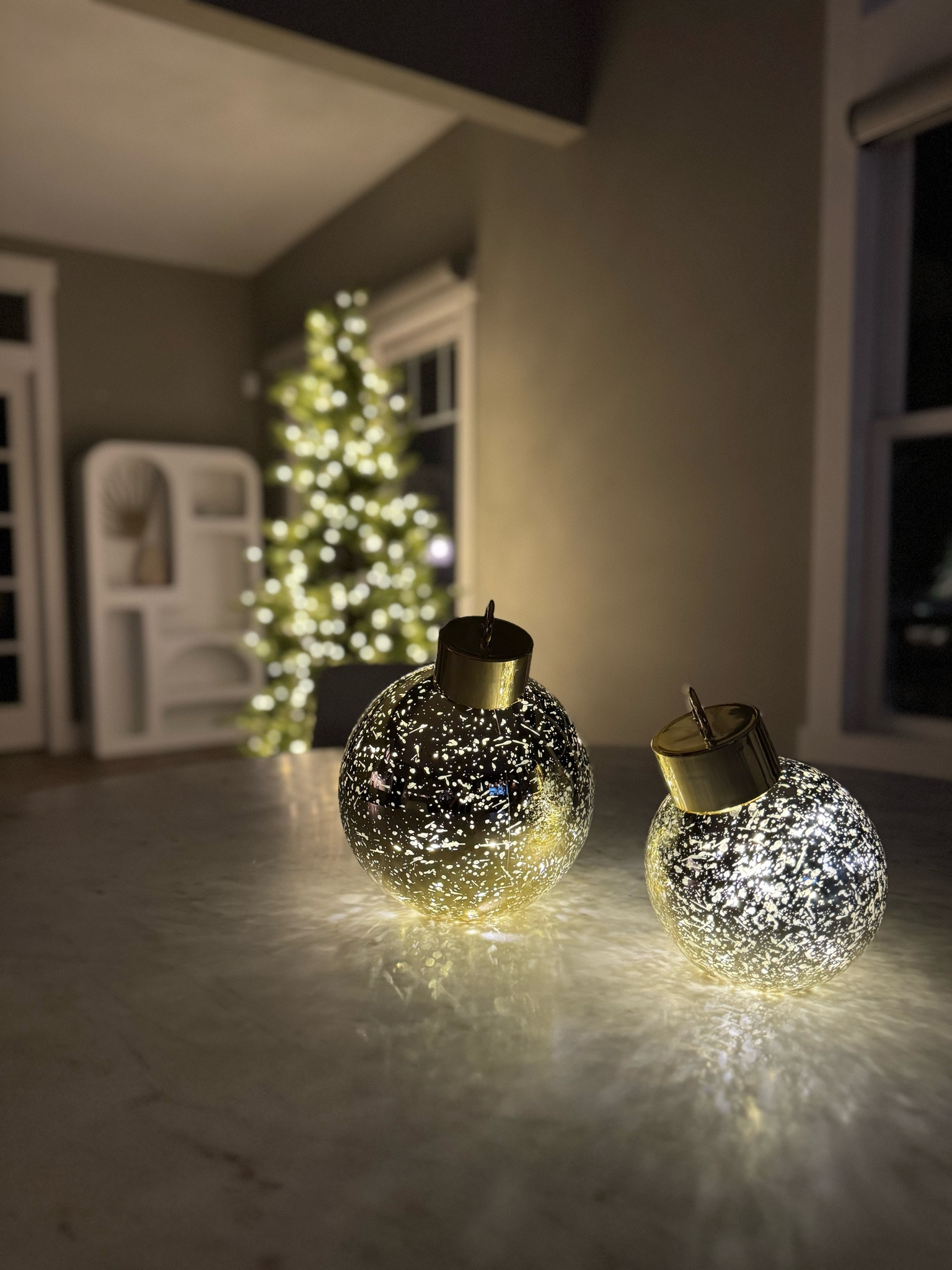 LED light up Christmas ornaments ball decor for night time 
Kurt Adler home decor finds for the holiday season Amazon Christmas decorations that glow 

#LTKSeasonal #LTKGiftGuide #LTKHoliday