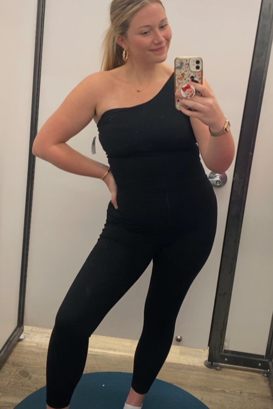 One shoulder jumpsuit!

#LTKsalealert #LTKFind #LTKfit