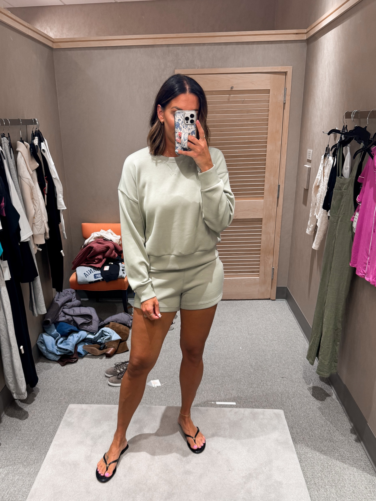 Sweatshirt-medium would have preferred a large
Shorts-medium


#LTKxNSale #LTKSeasonal #LTKSummerSales