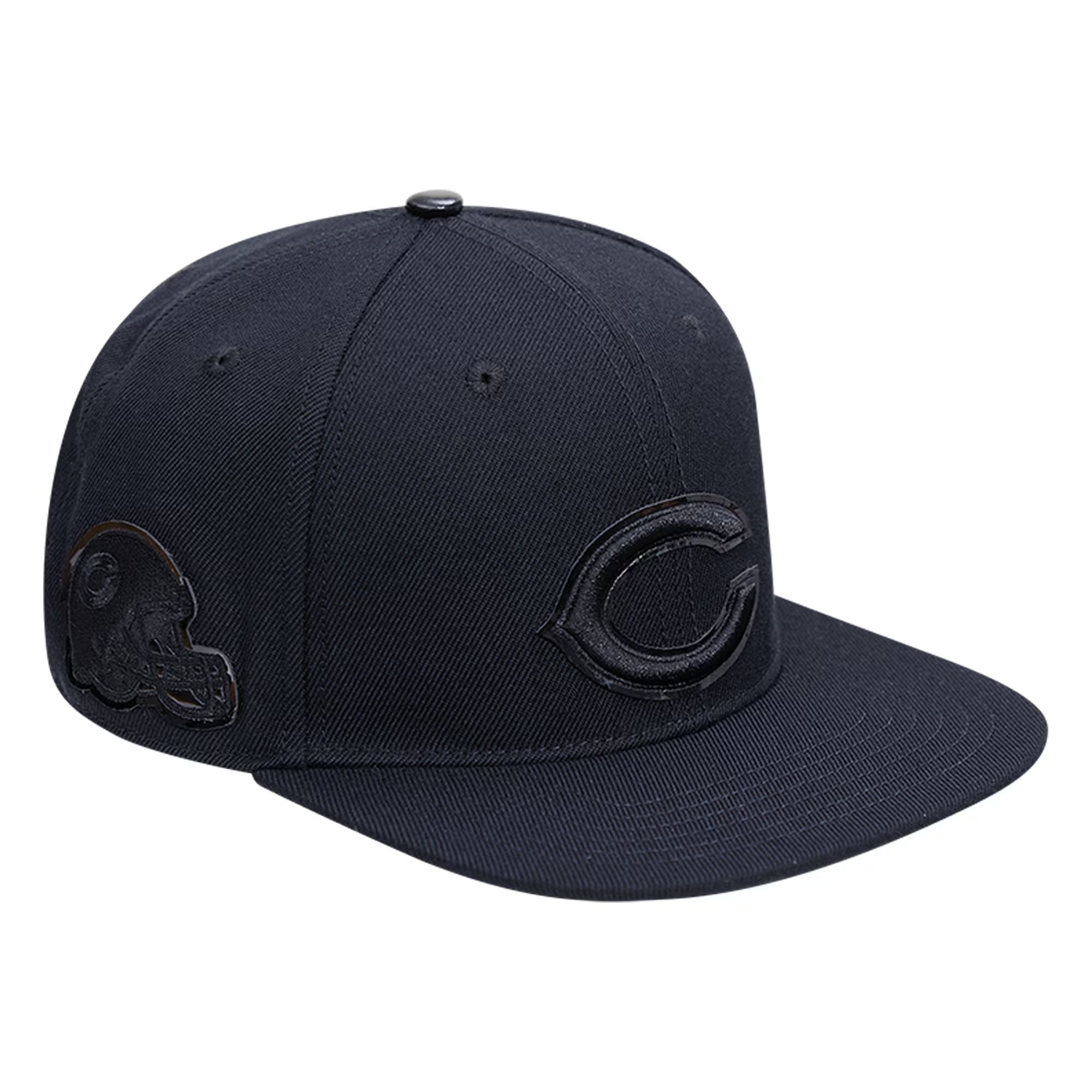 Men's Chicago Bears  Pro Standard Triple Black Snapback Hat | NFL Shop