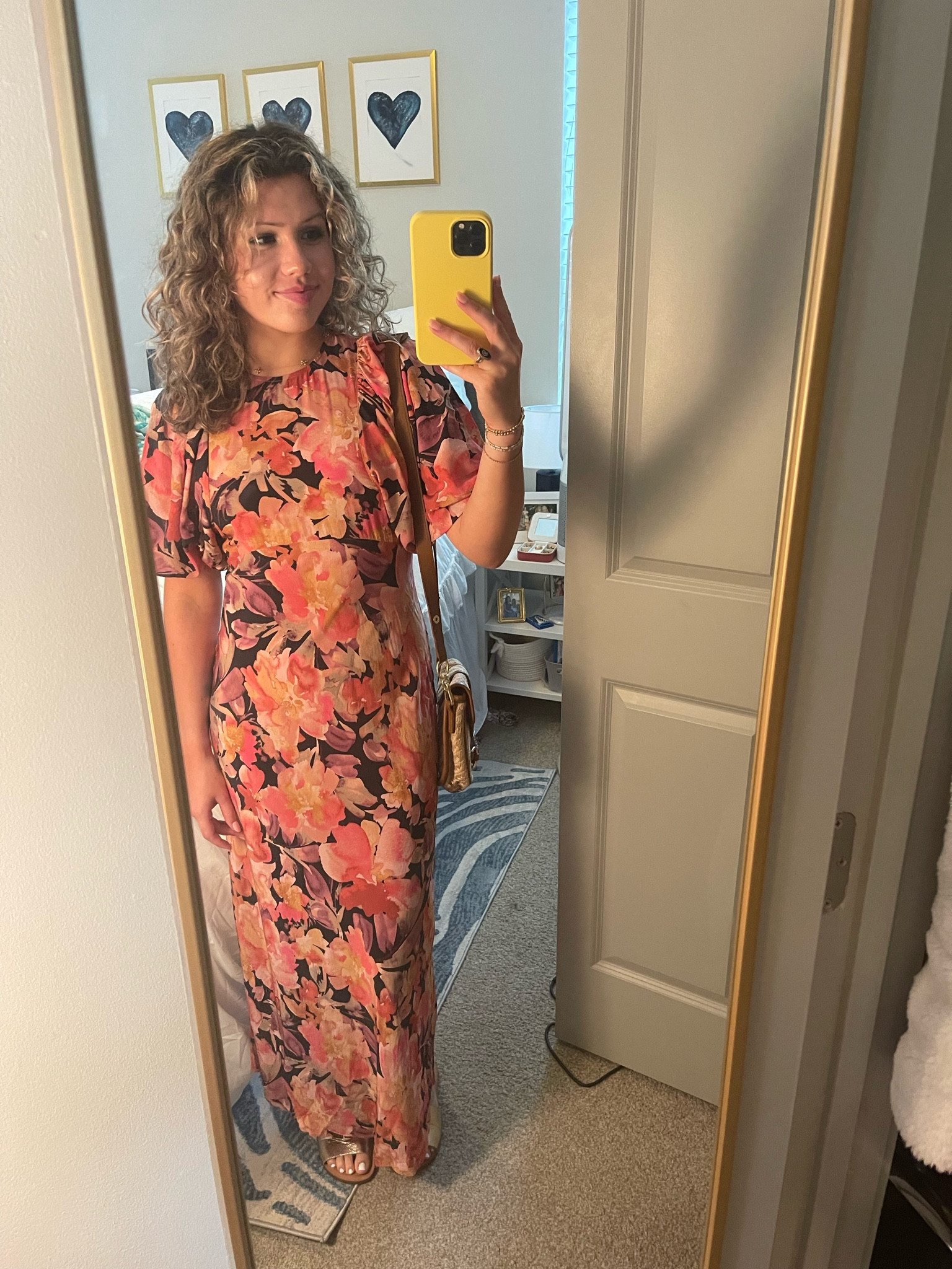 President’s List Reception🎓
Dress- Eloise Floral Dress by Kachel
Slides are Coconuts (I think ?)
Purse is See by Chloe