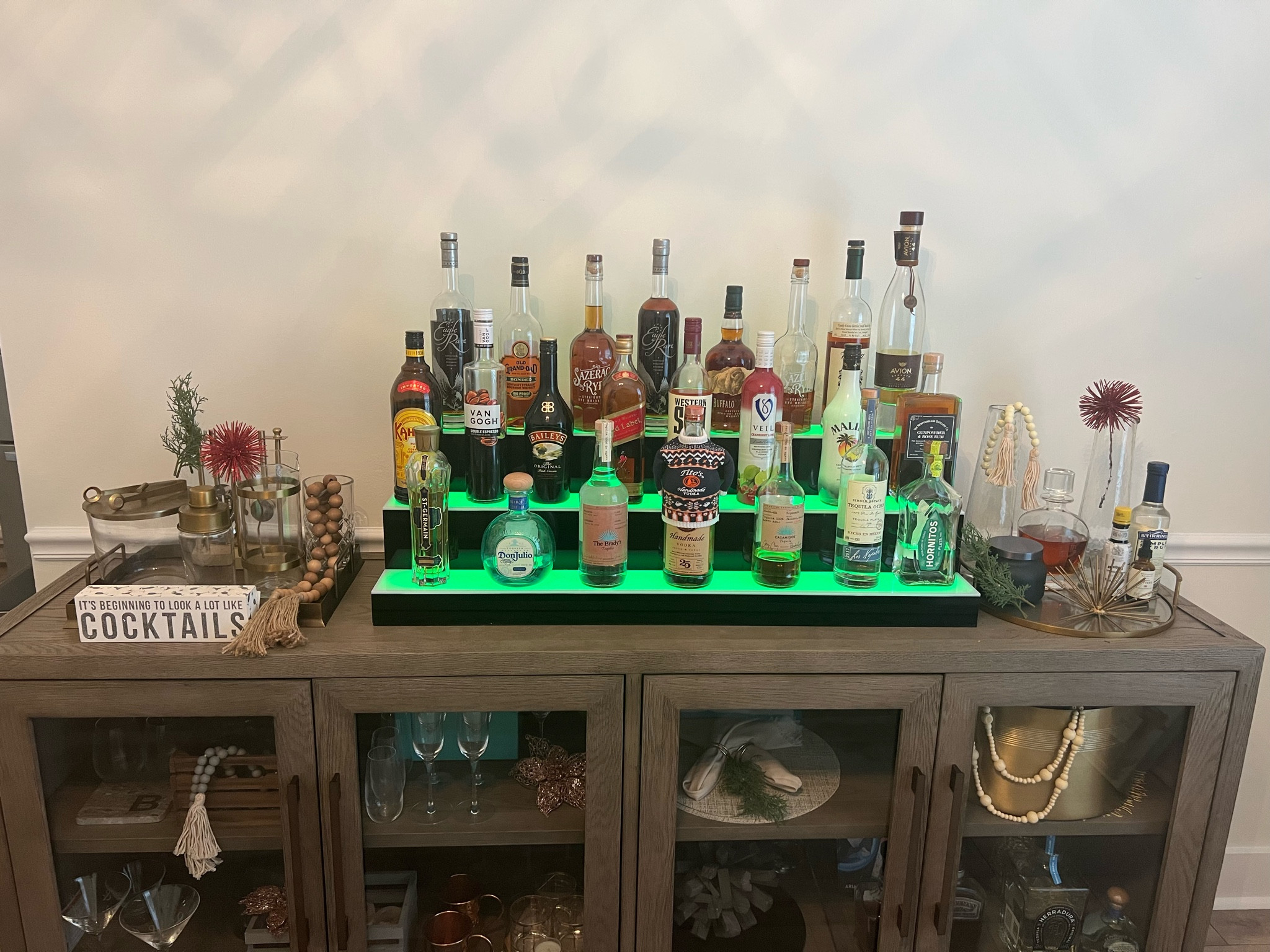 Bar Decor-

Pottery Barn Bleecker Barware items on SALE!! 

Bar itself is Restoration Hardware FRENCH CONTEMPORARY GLASS 4-DOOR SIDEBOARD in Brushed Grey Oak & Satin Pewter-size 80in



#LTKhome #LTKsalealert #LTKSeasonal