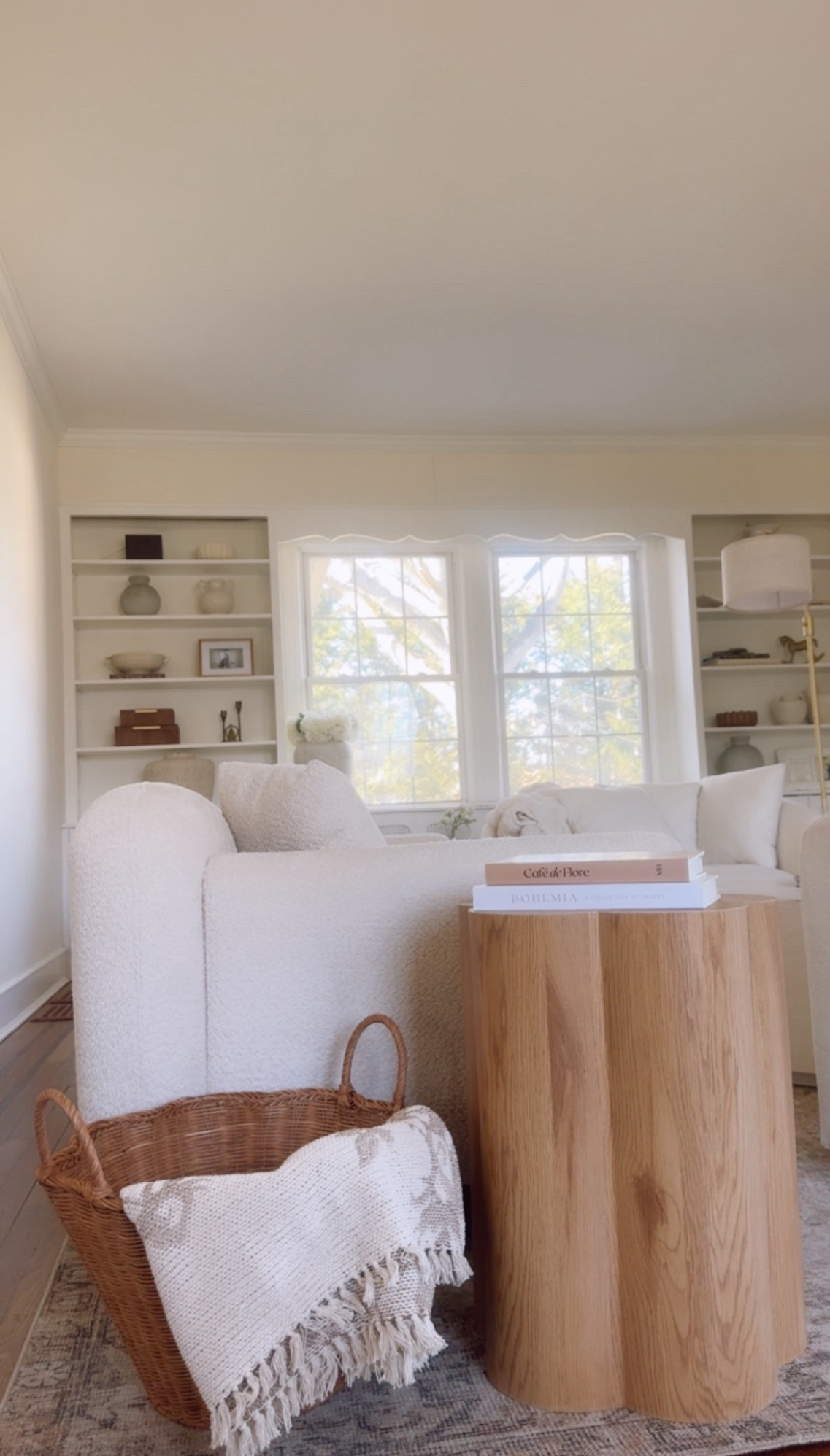 A @luxen.home piece that is effortless, refined, and made to last.🪵🤍🧺

#livenluxen #luxenhome #homedesign #interiors 
#LTKhome
