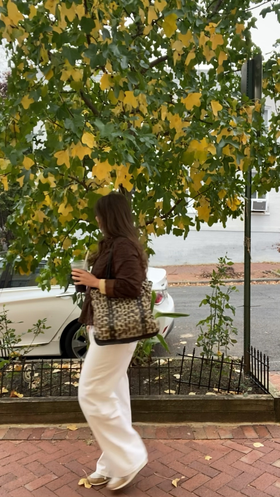 H&M baggy white jeans are the perfect stretchy/stiff mix

#LTKFindsUnder50 #LTKGiftGuide