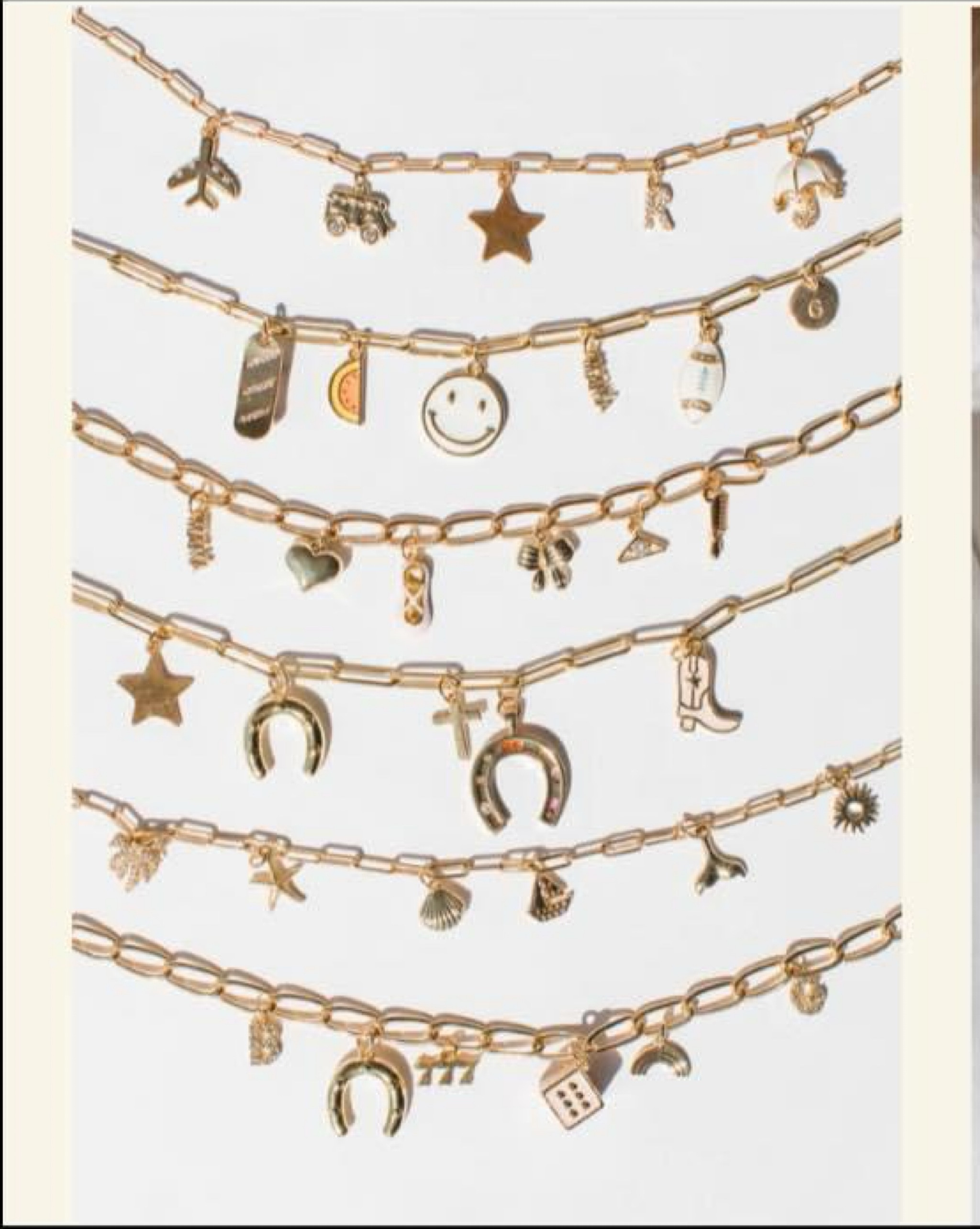 Charm Bar Inspo
✨Get the look✨

**not our image. used as inspo**