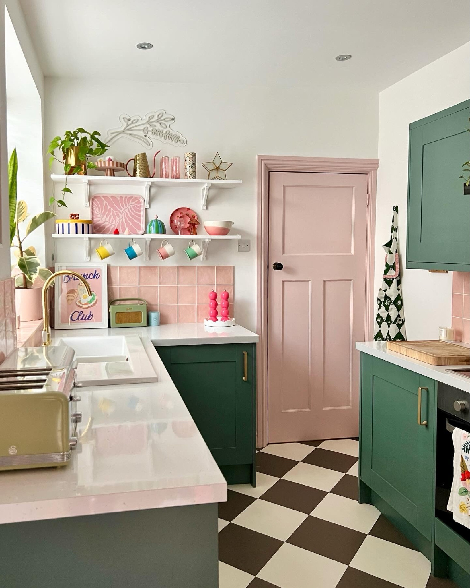 Pink and green kitchen 💕

#LTKeurope #LTKhome