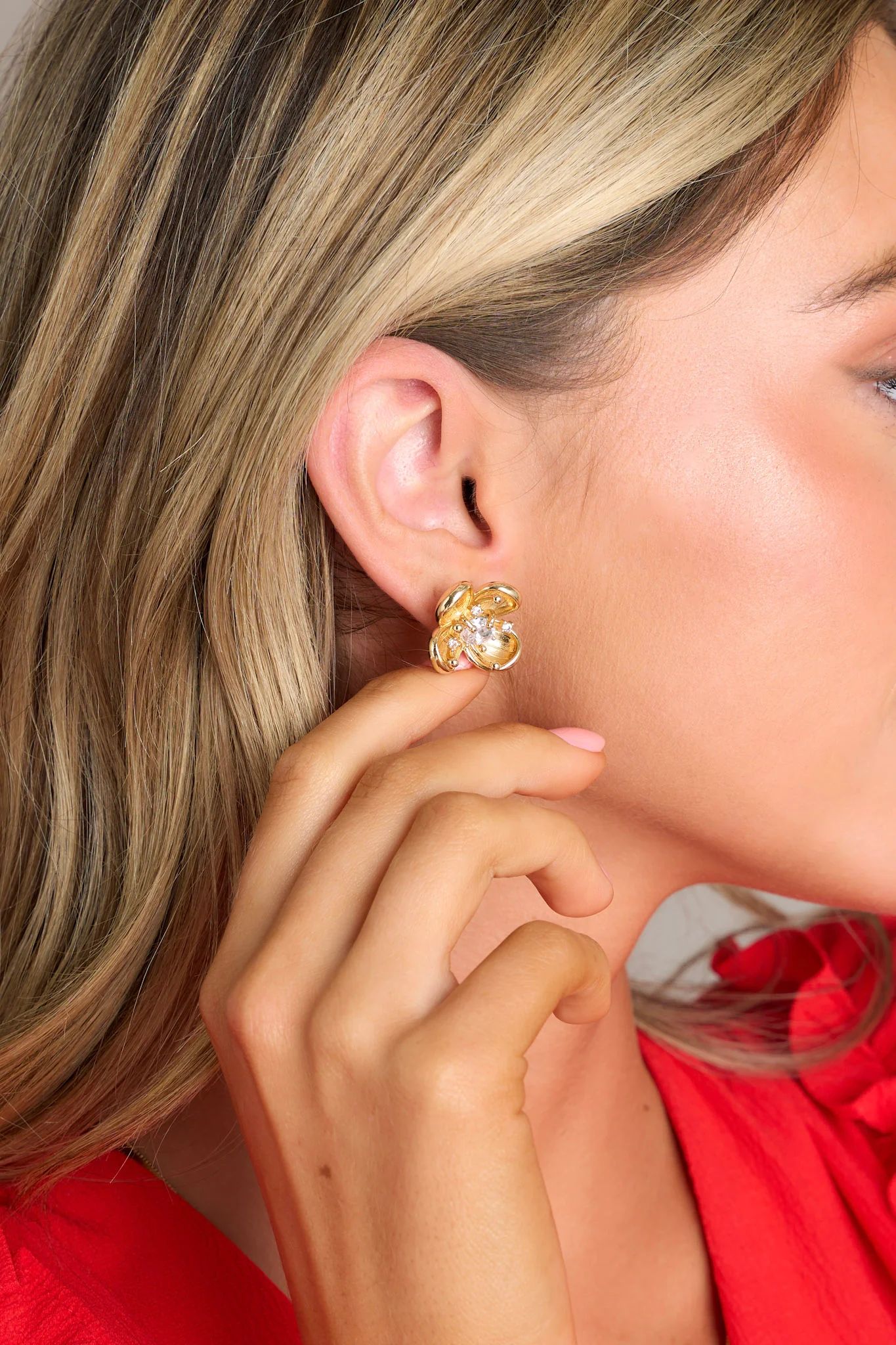 Radiant Floral Gold Cluster Earrings | Red Dress