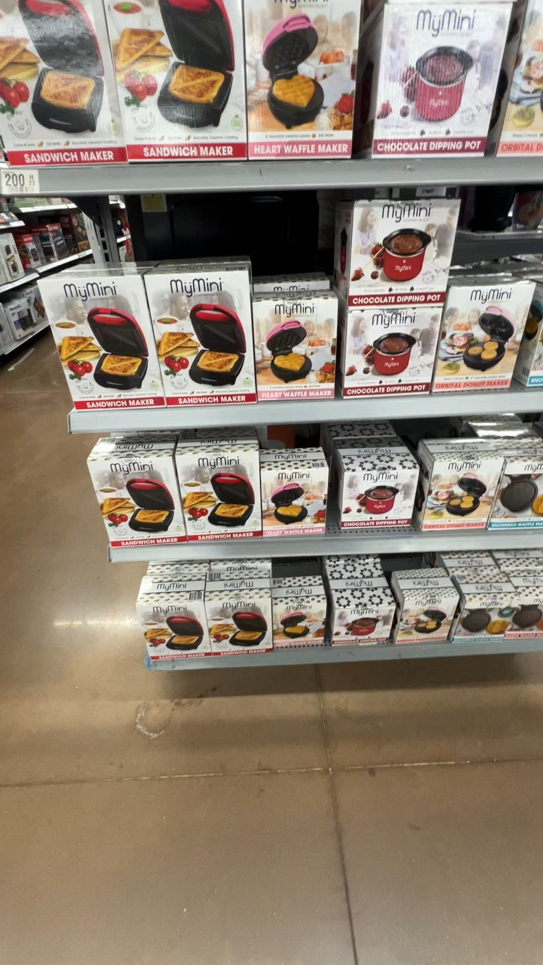 Walmart mini heart waffle maker 

#LTKfoodie #LTKmomlife #LTKHome