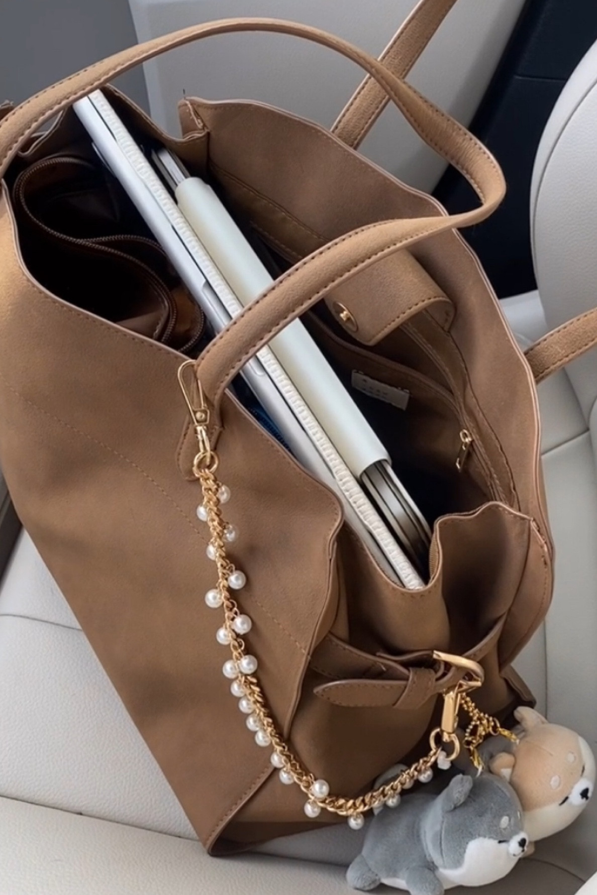 The satchel that fits in all… laptop, iPad, airpod maxes & much more ✨

#LTKitbag #LTKSeasonal #LTKfindsunder50