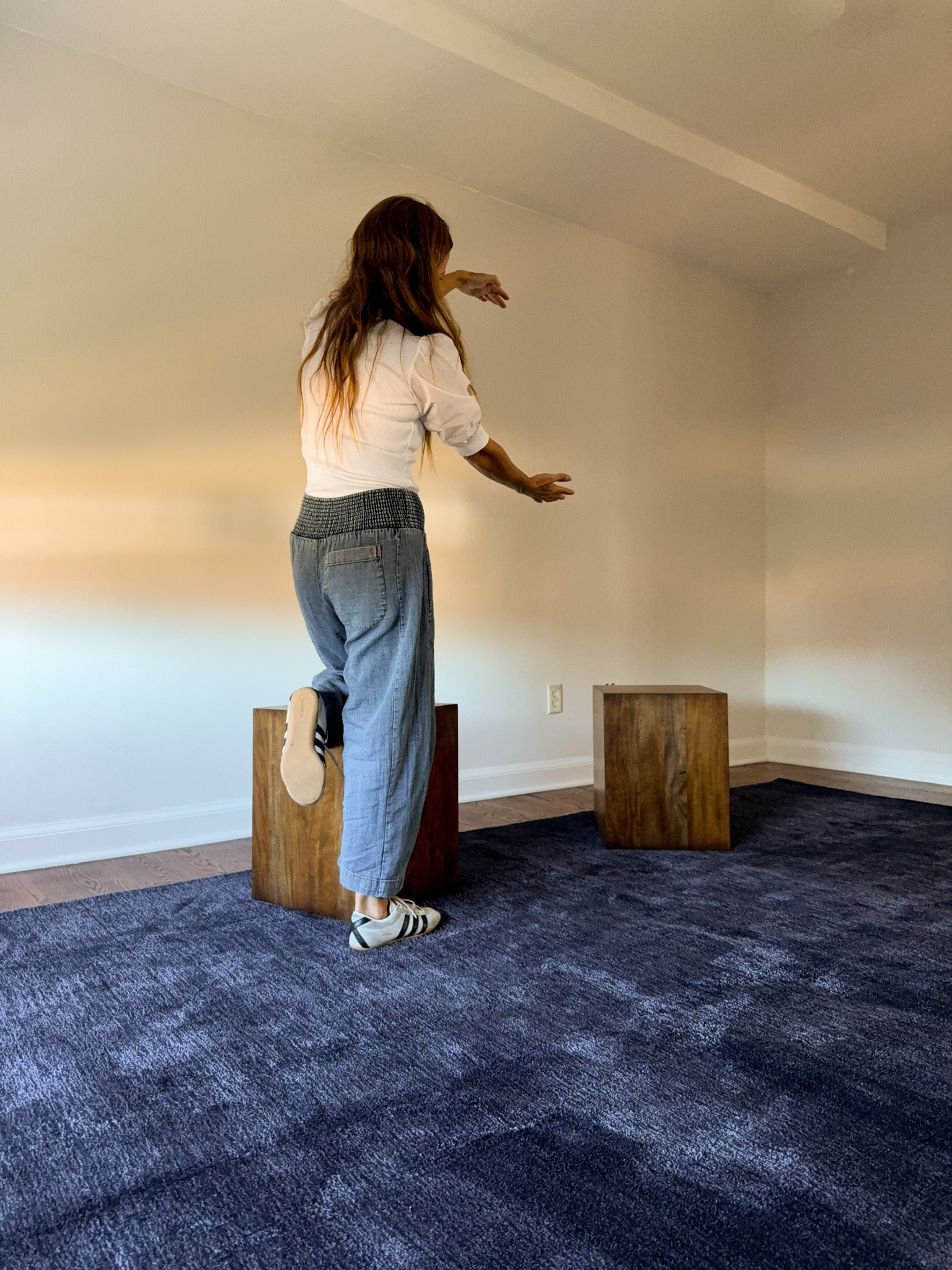 If you’ve been nervous about going darker on the floor, this is your sign. A rich navy can anchor a space in the best way.

#LTKhome #RugInspo #NavyInteriors #LivingRoomStyle #DesignDetails #UnclutteredHome #CuratedSpaces #TimelessDesign 

 
