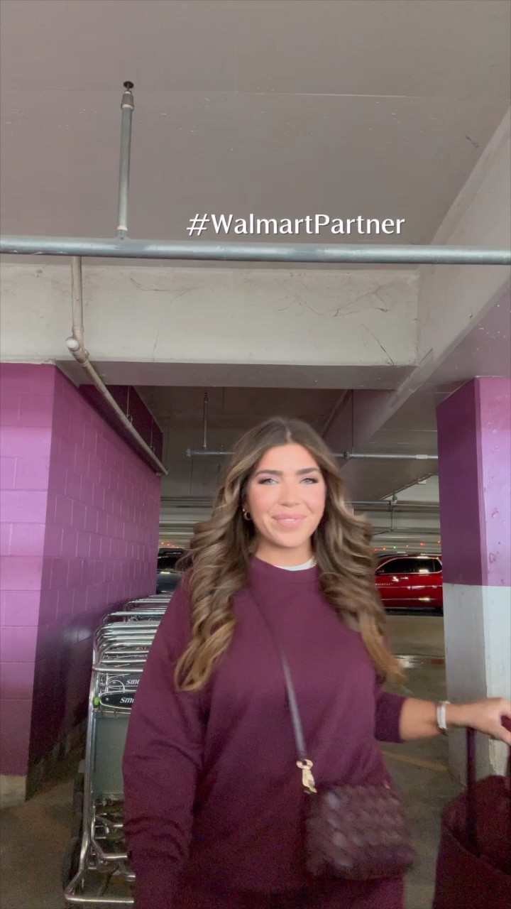 #walmartpartner affordable (& comfy travel outfit) in the IT color of the season 🍷🍇 the top is $11 & the bottoms are $12 🫶 bag & sneaked are also Walmart. Sweats fit true to size, size up if you want a baggier fit ✨ #walmartfashion @walmart 