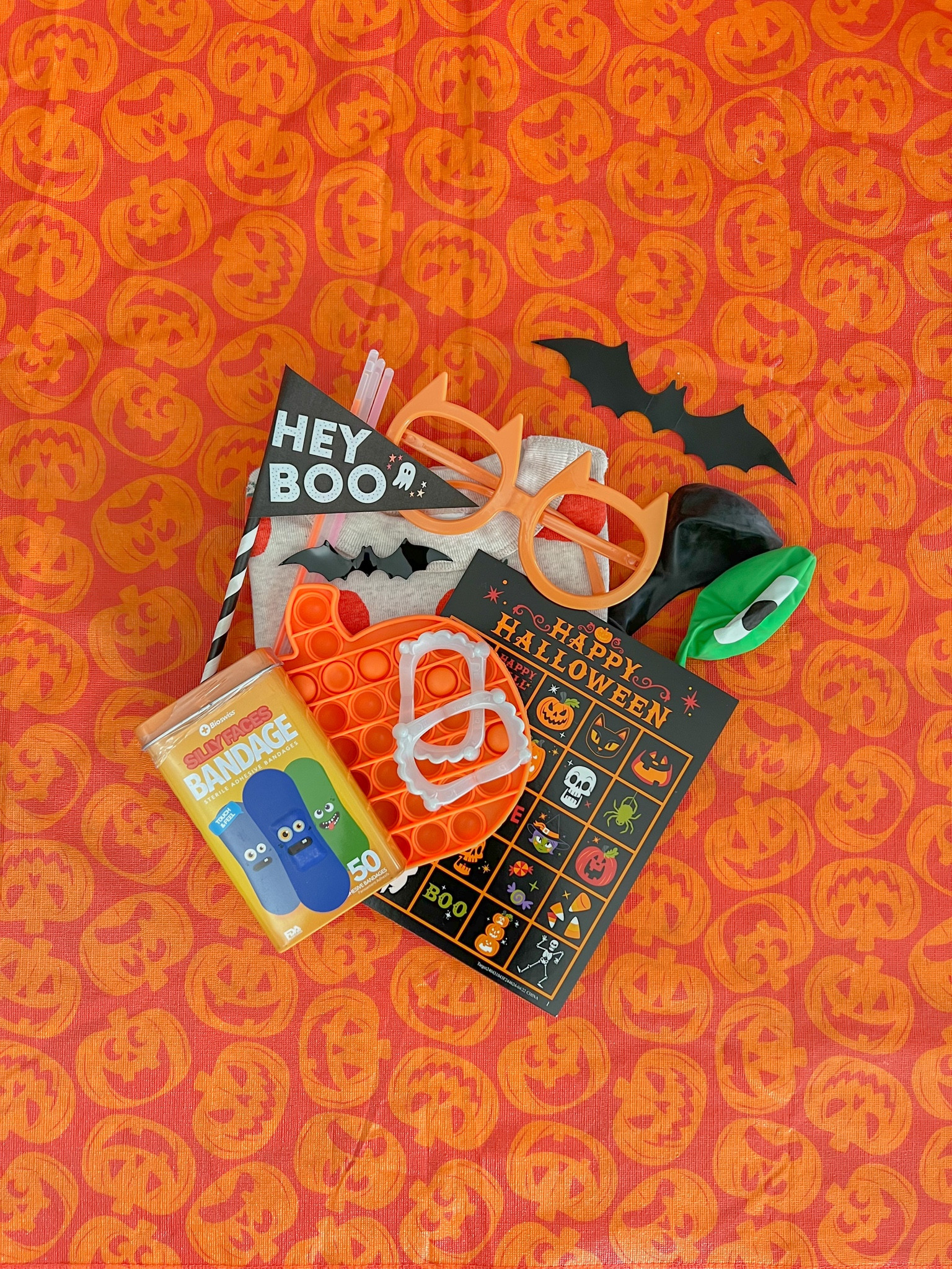 Mailable Boo Baskets ✨📦👻
.
Last year, we “Booed” a dear friend and her babes living overseas. My oldest loved it so much, we’re doing it again sending packages to a few countries 📦
.
.
Want to “boo” someone in a different country? Here’s a list of lightweight items to keep your package festive and affordable:

⚫️Festive Games
⚫️Balloons
⚫️Glow Sticks
⚫️Silly Faced Bandaids 
⚫️Hair Accessories 
⚫️Festive Straws
⚫️Pencils
⚫️Stickers
⚫️Window Decals 
⚫️Creepy Teeth
⚫️Pajamas 
⚫️Fidget Poppers


#LTKHalloween #LTKfamily #LTKSeasonal