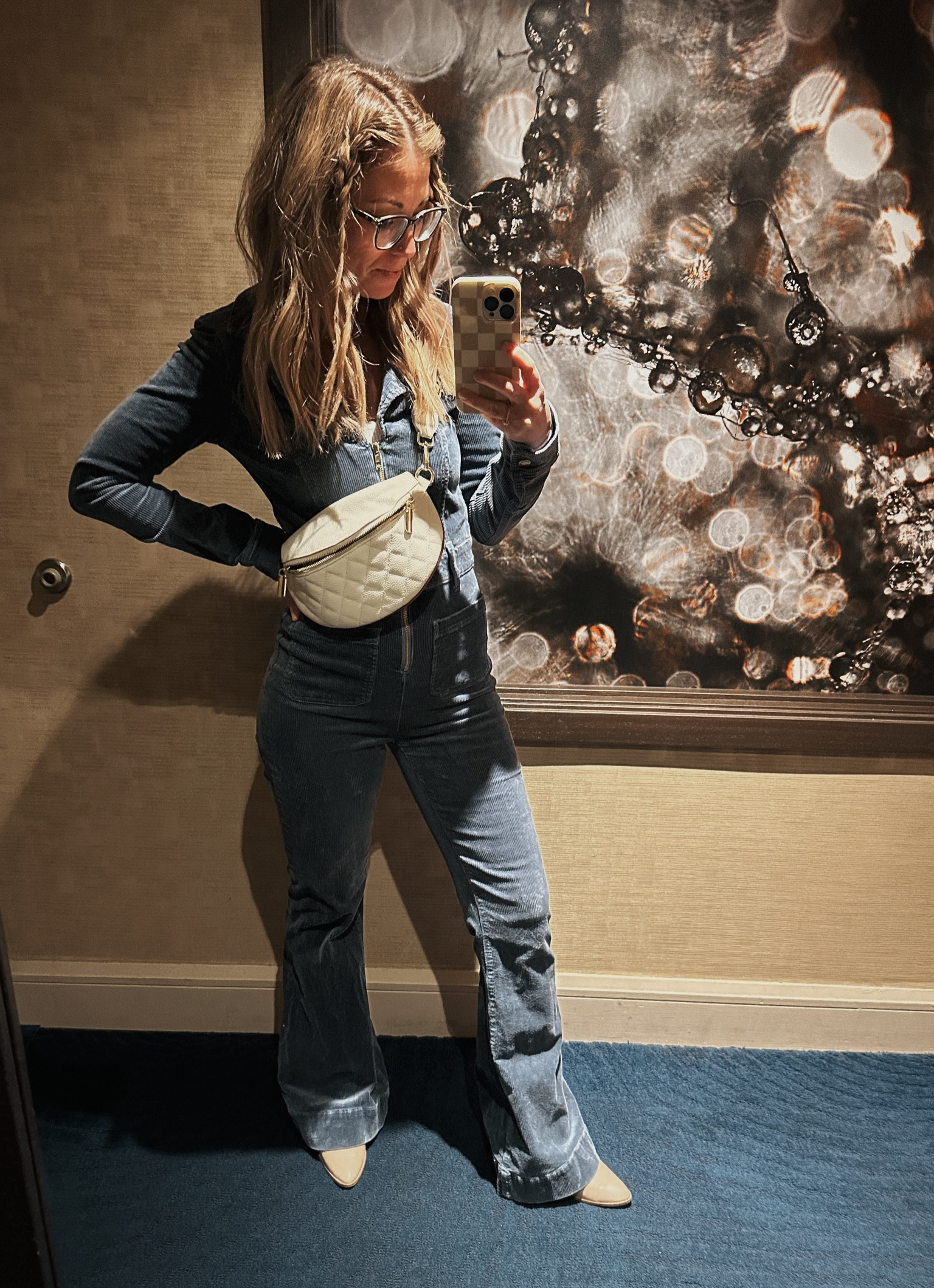 Blue corduroy one-piece jumpsuit! So comfortable. So stylish. 


#LTKworkwear #LTKitbag #LTKstyletip