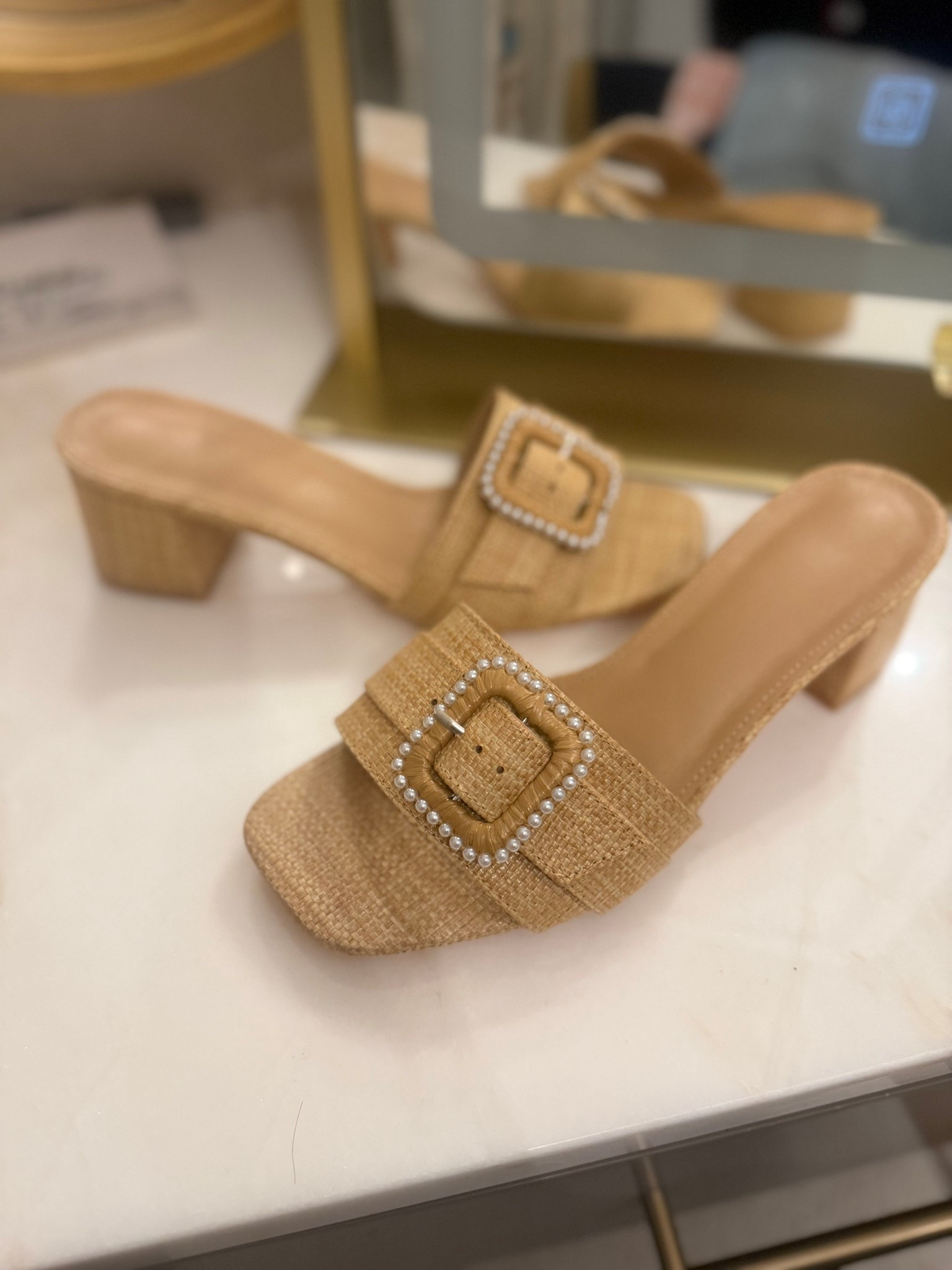 I found the best low heel spring sandals from Amazon!! Get them while they are ON SALE!!!
#womensandals