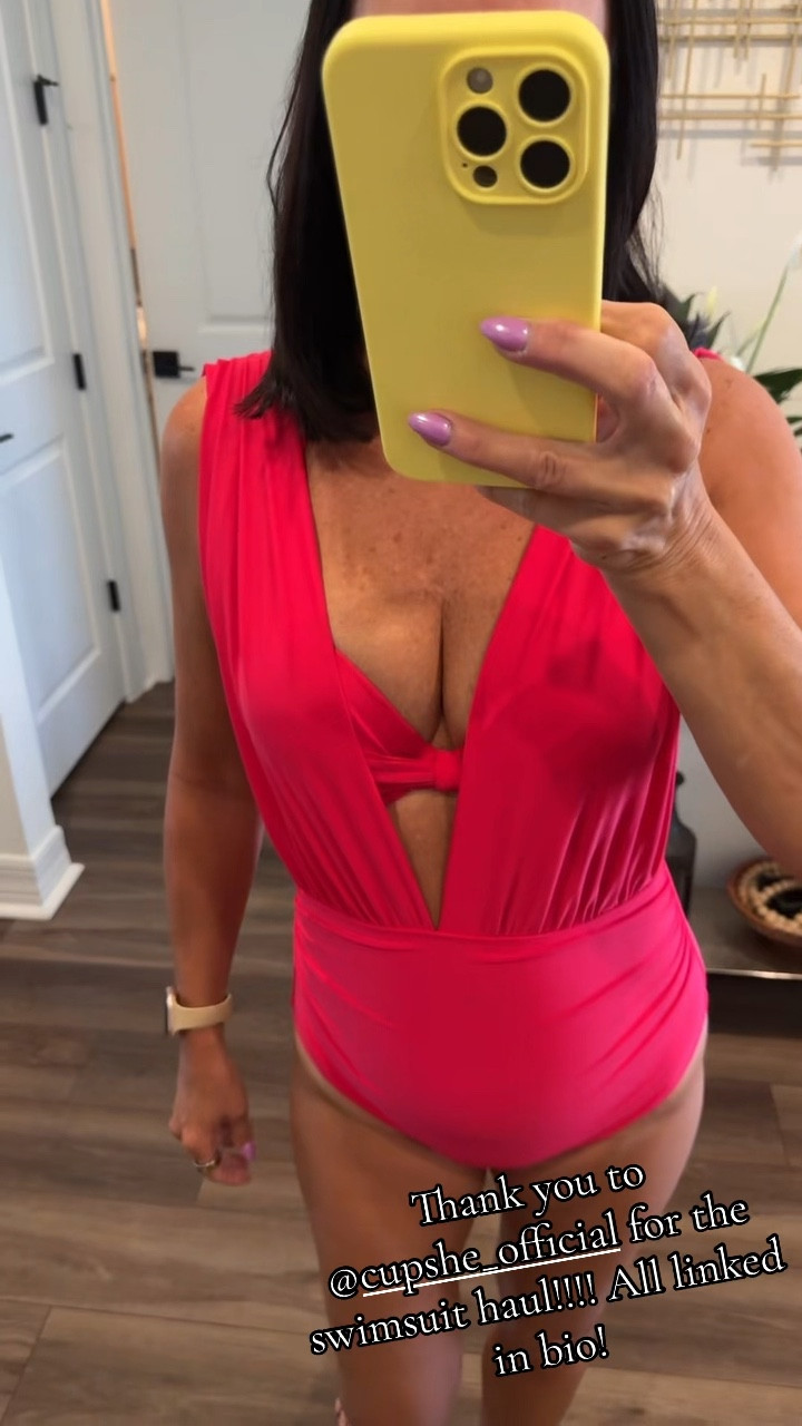 Cupshe came through with 5 gorgeous swimsuits and I’m obsessed with every single one. From cheeky cuts to flattering fits, these are giving beach day, boat day, and vacay vibes all summer long. 

Which one’s your fave?

#Cupshe #SwimsuitTryOn #SwimwearHaul #SummerFits #TikTokStyle #BeachVibes #VacationLooks #OOTD #AmazonFinds #swimsuits

#gifted #cupshepartner #swimsuithaul


#LTKSwim #LTKFindsUnder50 #LTKSeasonal