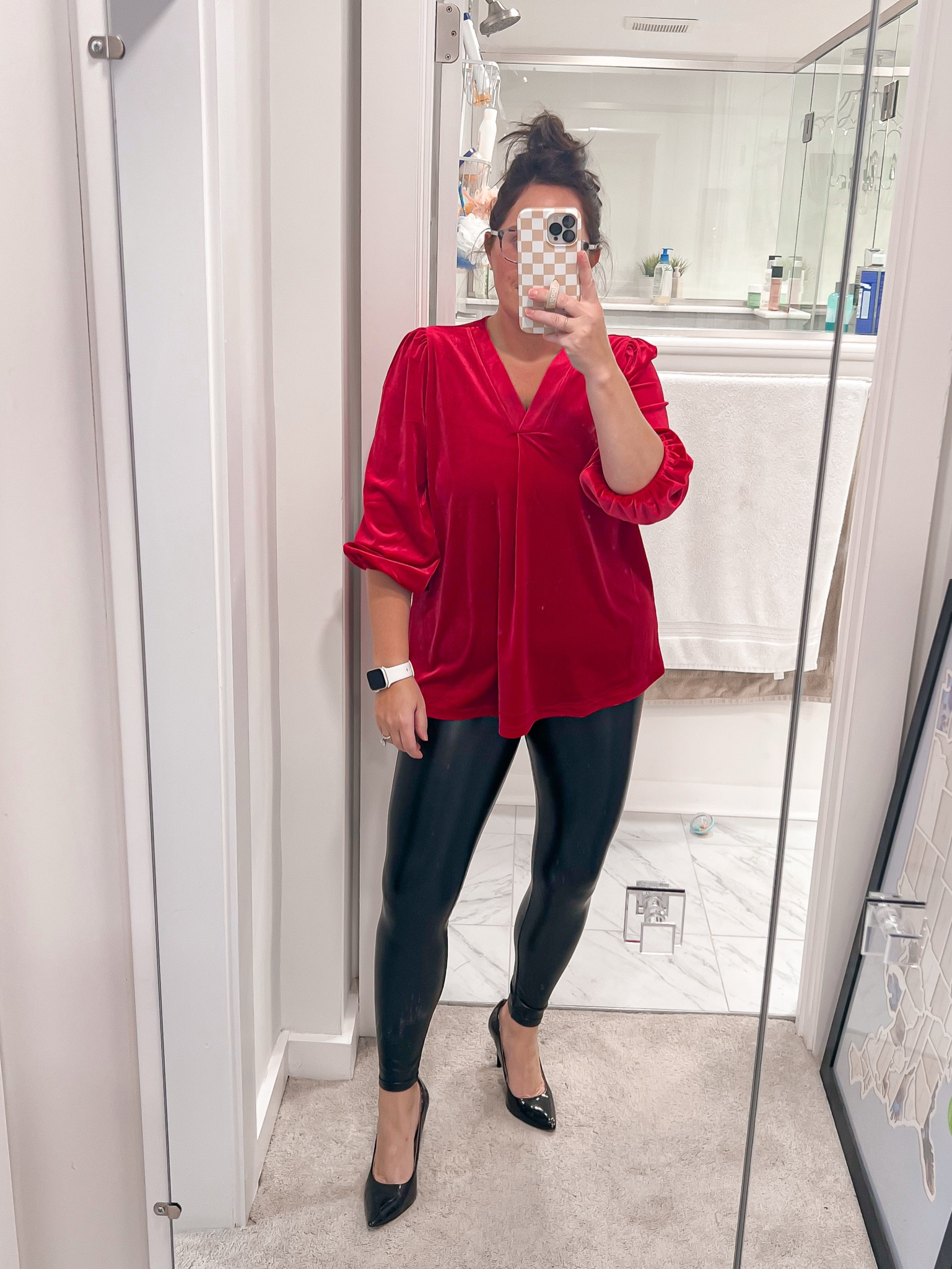 Holiday outfit option 
*shiny faux leather leggings*

#LTKHoliday #LTKFindsUnder50 #LTKSeasonal