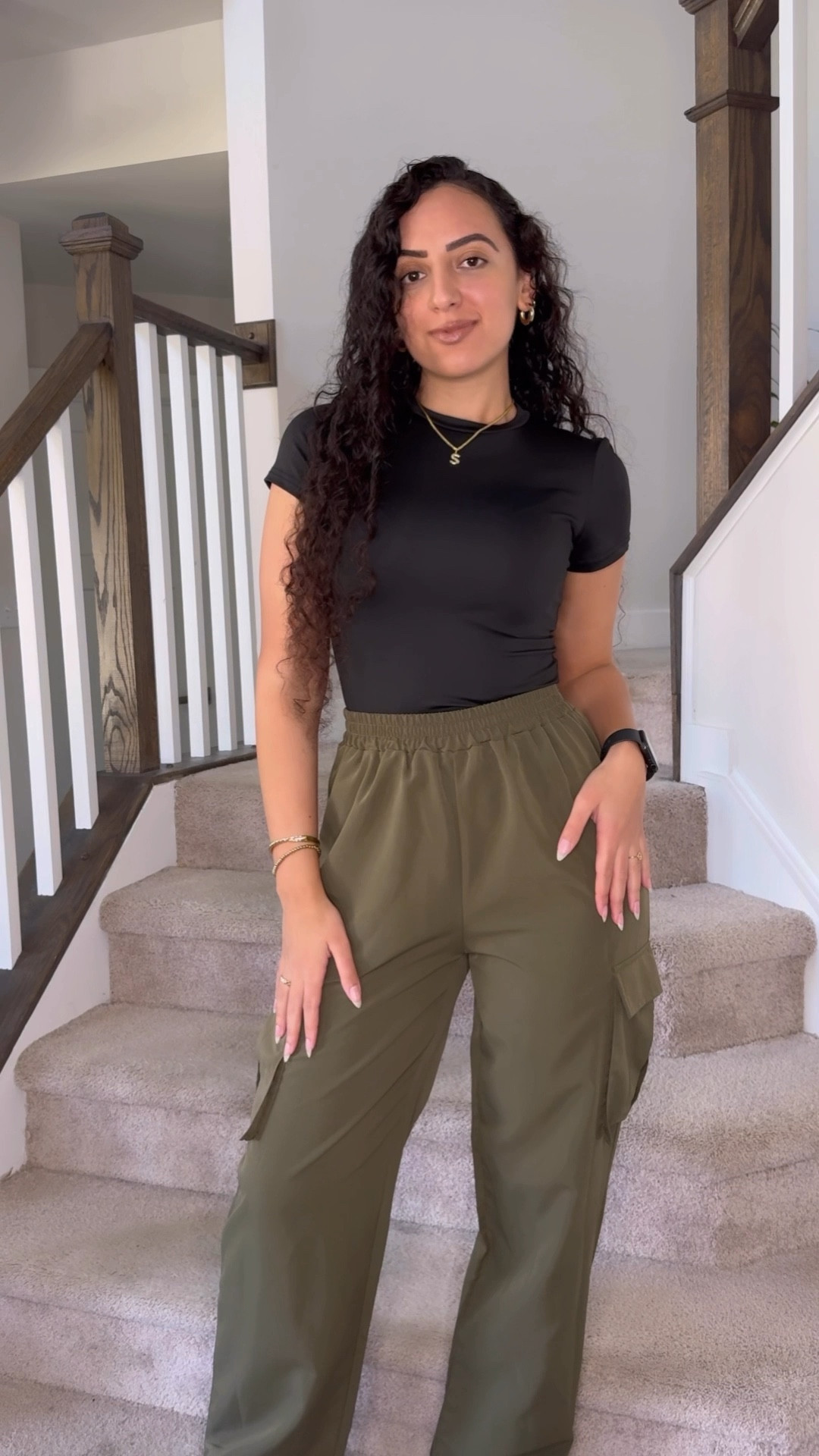 Fitted tee and cargo pants 🖤
.
🔖 Subscribe for more
.
🔖 Follow @its.sandyibrahim for more

#LTKStyleTip #LTKFindsUnder50 #LTKVideo