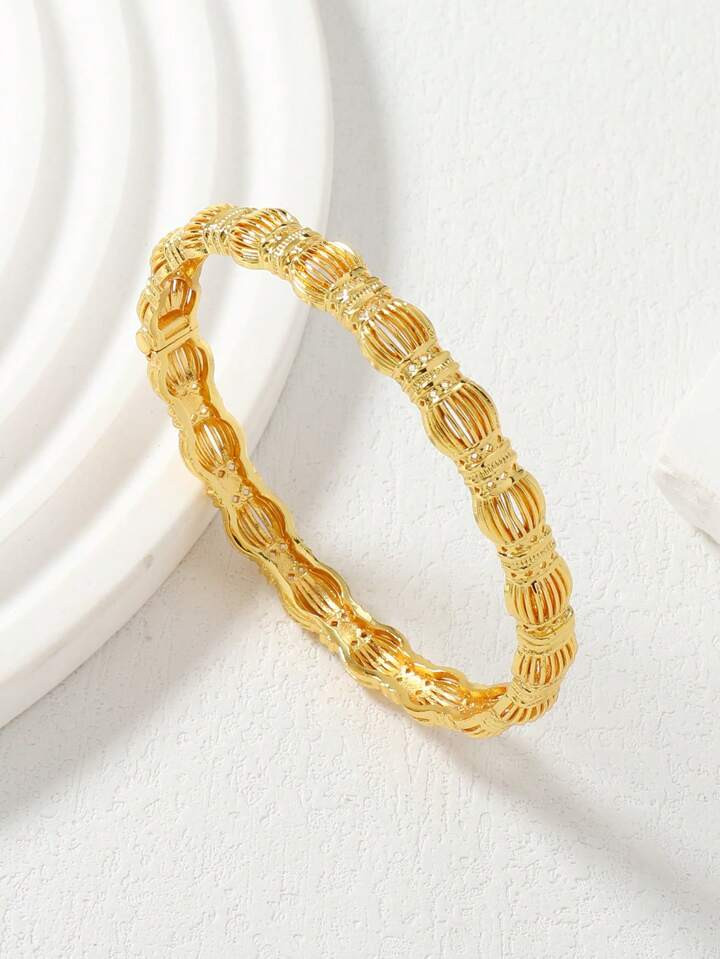 1pc Exquisite Hollow Out Bangle For Women For Gift | SHEIN