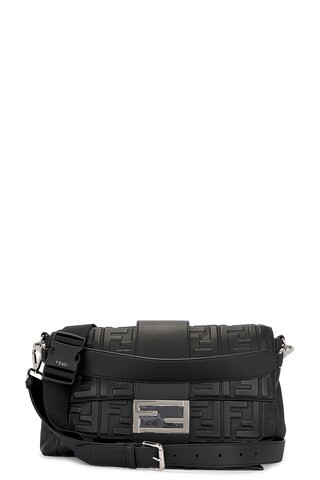 fendi UMHÄNGETASCHE FENDI in Schwarz - Black. Size all. | FWRD 