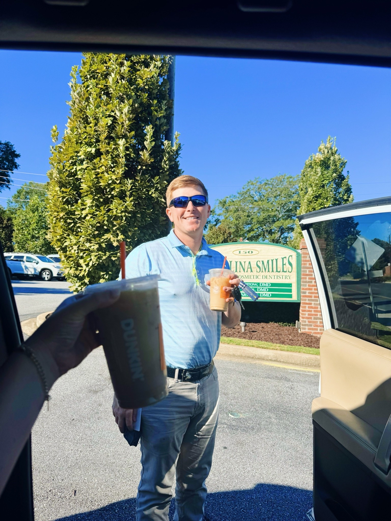 When “Dada” comes from work to watch the babies 👶🏼👶🏼 so mama can go to her dentist 🦷 appt 🪥 (yay 🎉 for a perfect report 🥳) - andddd comes back with a @dunkin coffee ☕️ for mama!! 🤩 Love this sweet man of mine so!! 🤍 Happy Tuesday, y’all!! 🫶🏽