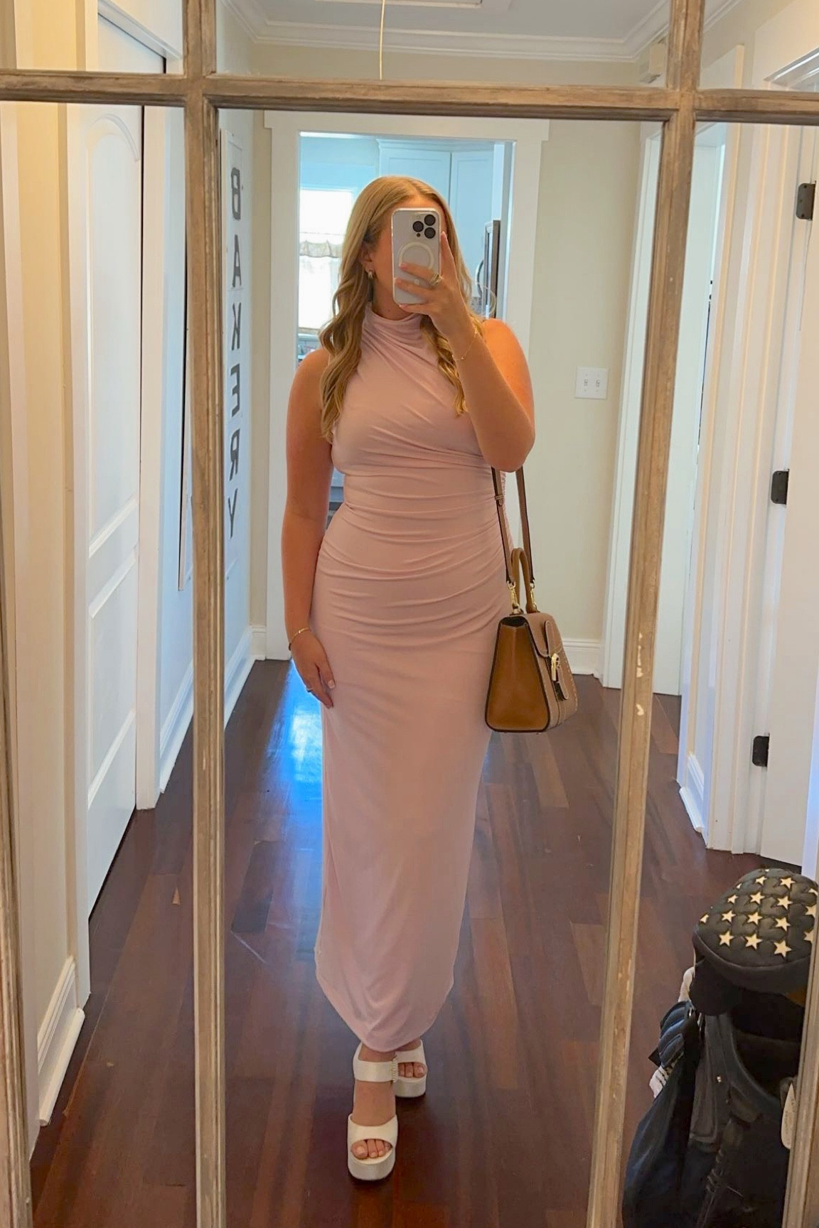 Wedding guest dress😊 
Dress is Zara!