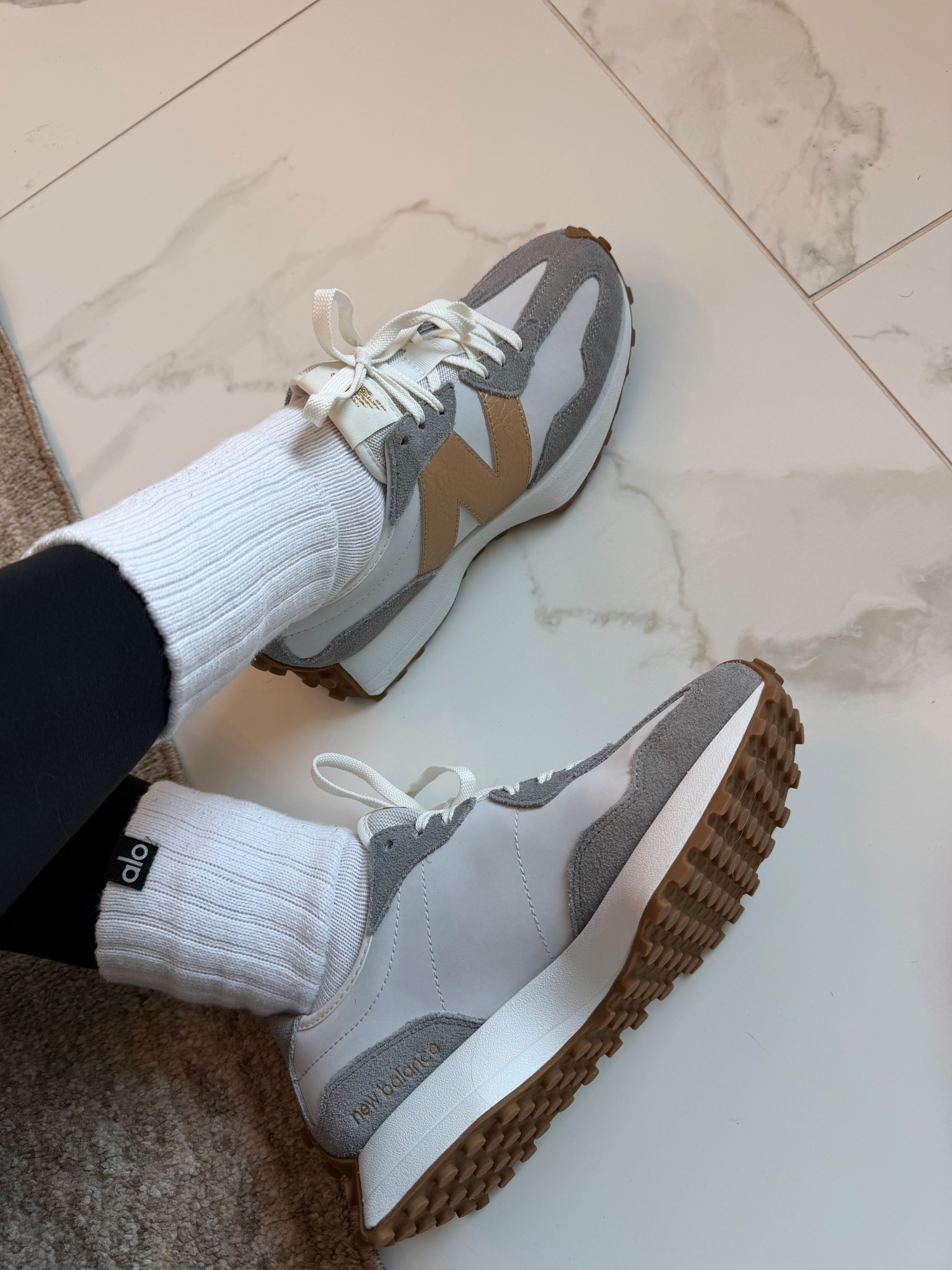 My new new balance shoes are so cute. I love the gold detail on them. Errand day! 

Tennis shoes. Athletic shoes. New balance. Mom style 

#LTKOver40 #LTKdayinmylife #LTKActive