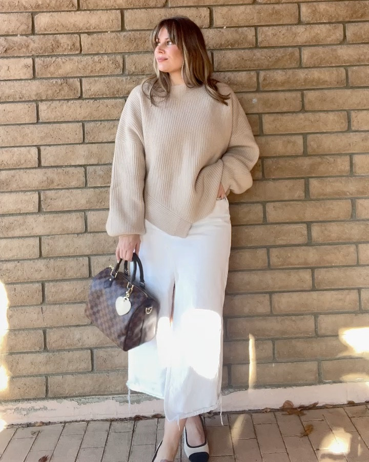 Creams are my favorite color to wear in Fall. When everyone else is bringing out their dark colors I’m bringing out my creams. 

#LTKMidsize #LTKVideo #LTKStyleTip