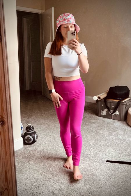 Embrace your wanderlust in style! 🌍✈️ Discover new destinations and treasure every memory while looking fabulous in these ultra-comfy and vibrant pink leggings. Perfect for the travel-savvy selfie queen! 🤳💖 #TravelInStyle #PinkLeggings #AdventureReady #traveloutfif

#LTKbeauty #LTKfit