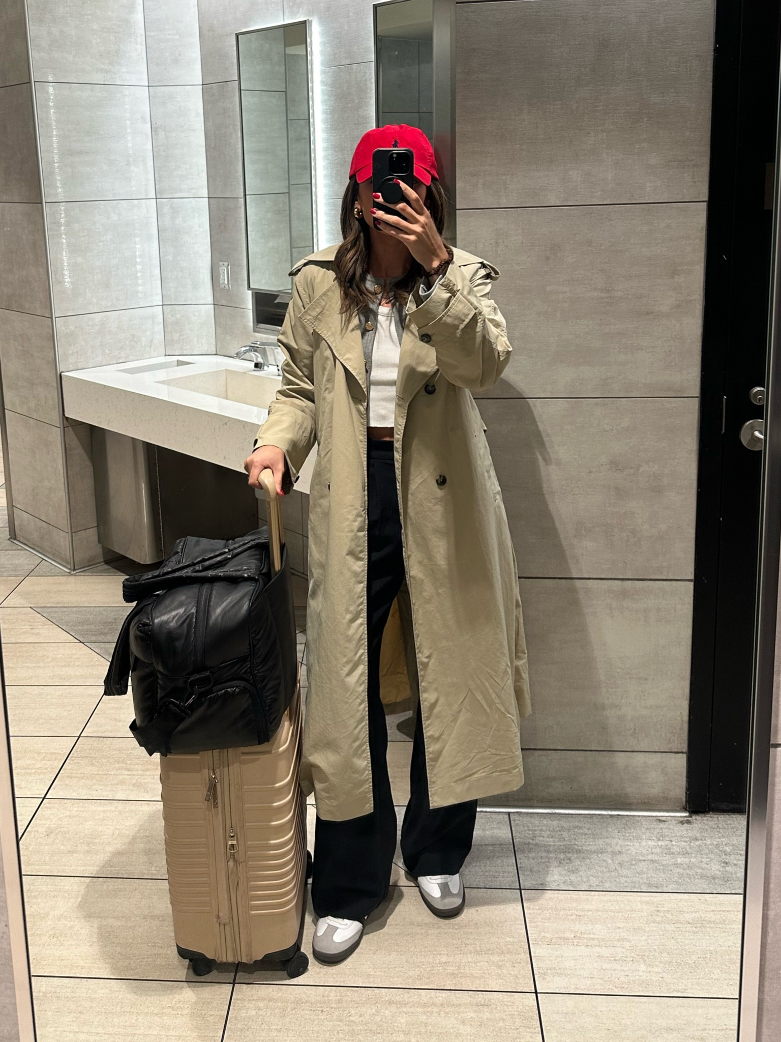 Travel outfit ✈️ the trench coat was such a good layer since it’s not stuffy or sticky like most others.  Size Small trench coat size XS in sweater jacket, XS in cropped tank, 26 Long in black trousers 





Airport outfit
Casual outfit
How to style trousers
Trench coat
Rainy day outfit