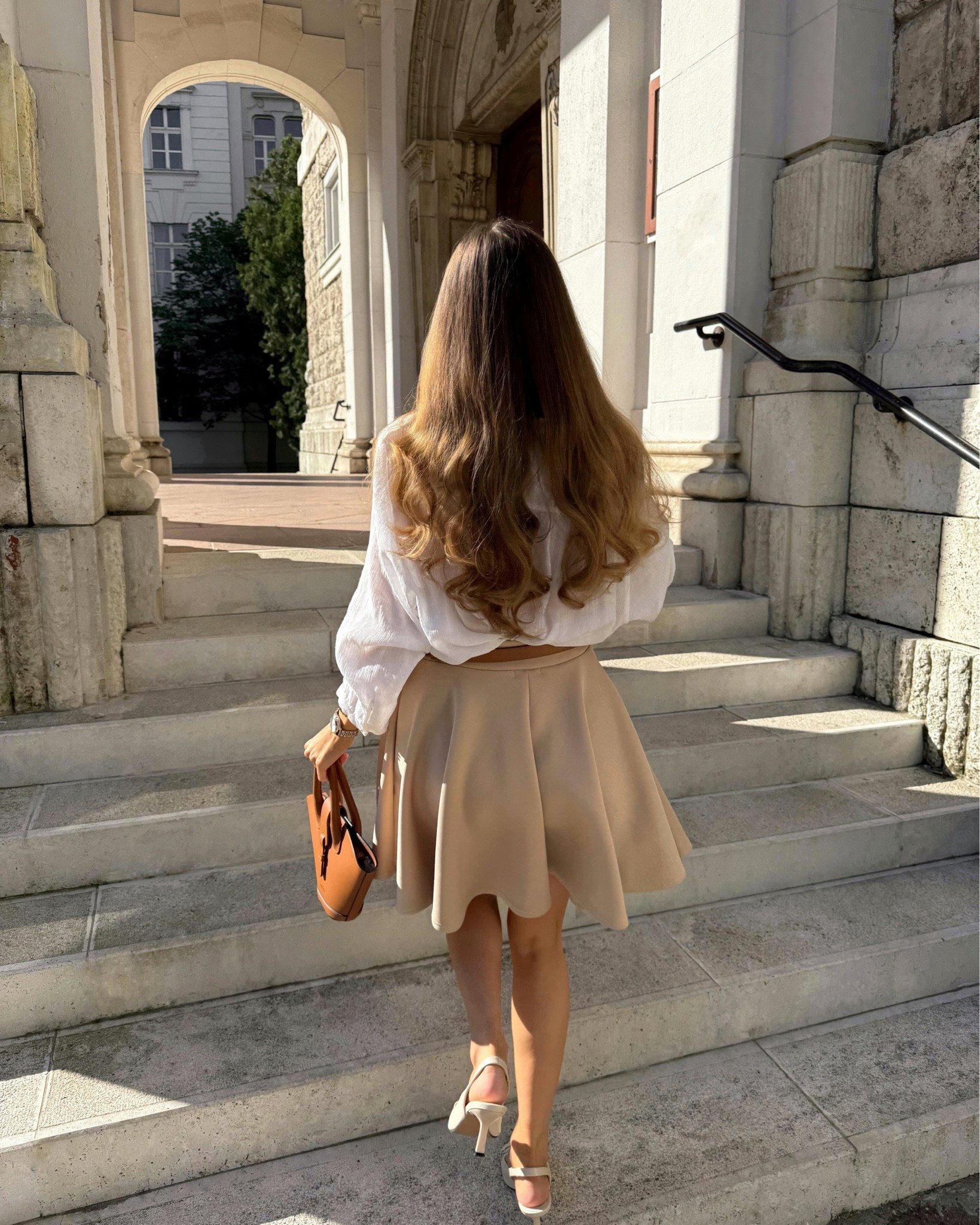 one of my faves from last summer :)

mini skirt outfit | summer neutrals | flowy skirt | neutral fashion | summer fashion

#LTKootd