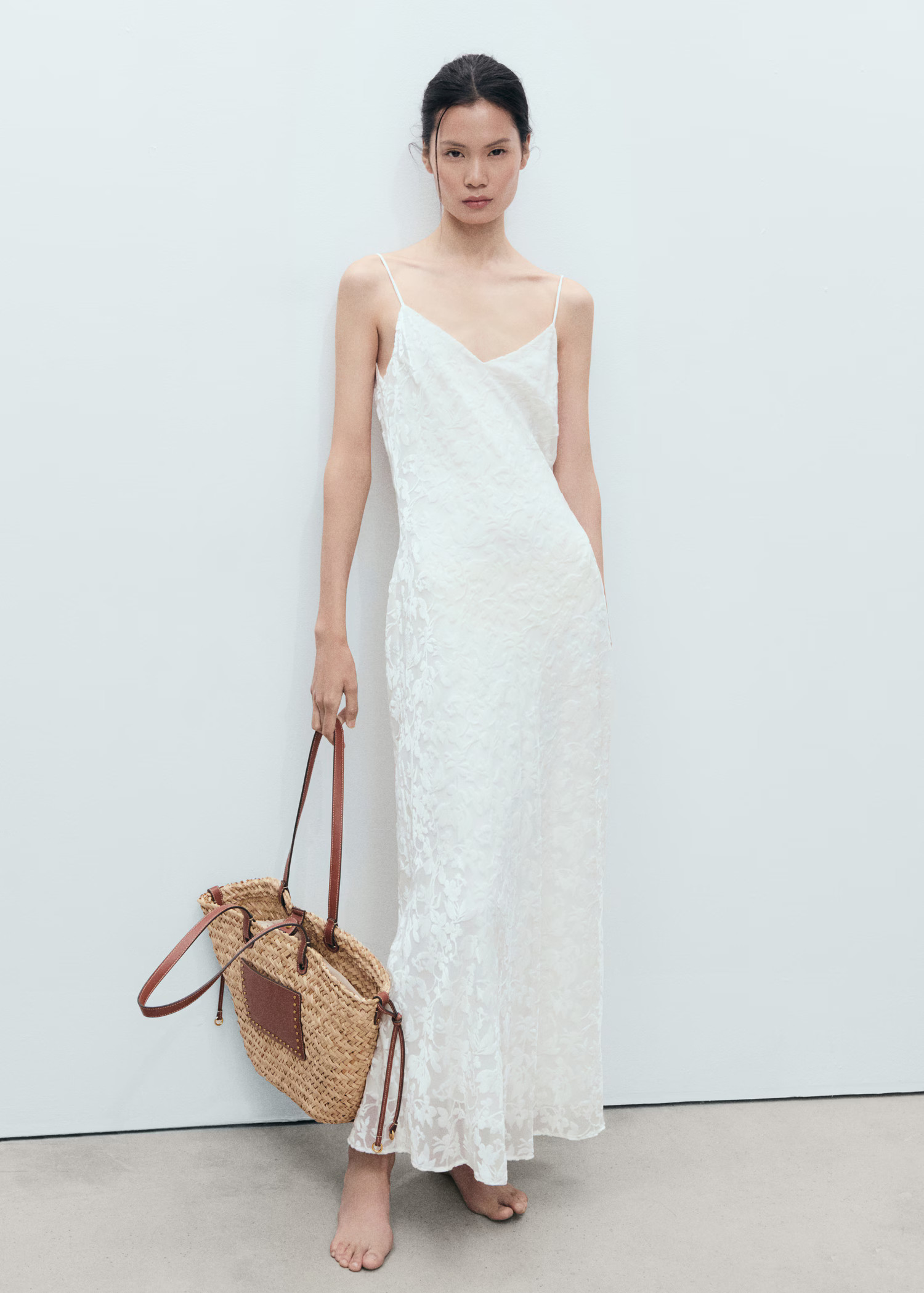 Large double-handle natural fiber basket - Women | MANGO USA | Mango (US/MX/AU)