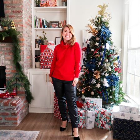 Ready for Christmas? Pulling out the faux leather elastic waist pants and red tunic sweater for all our Christmas Eve plans ❤️



#LTKcurves #LTKHoliday #LTKSeasonal