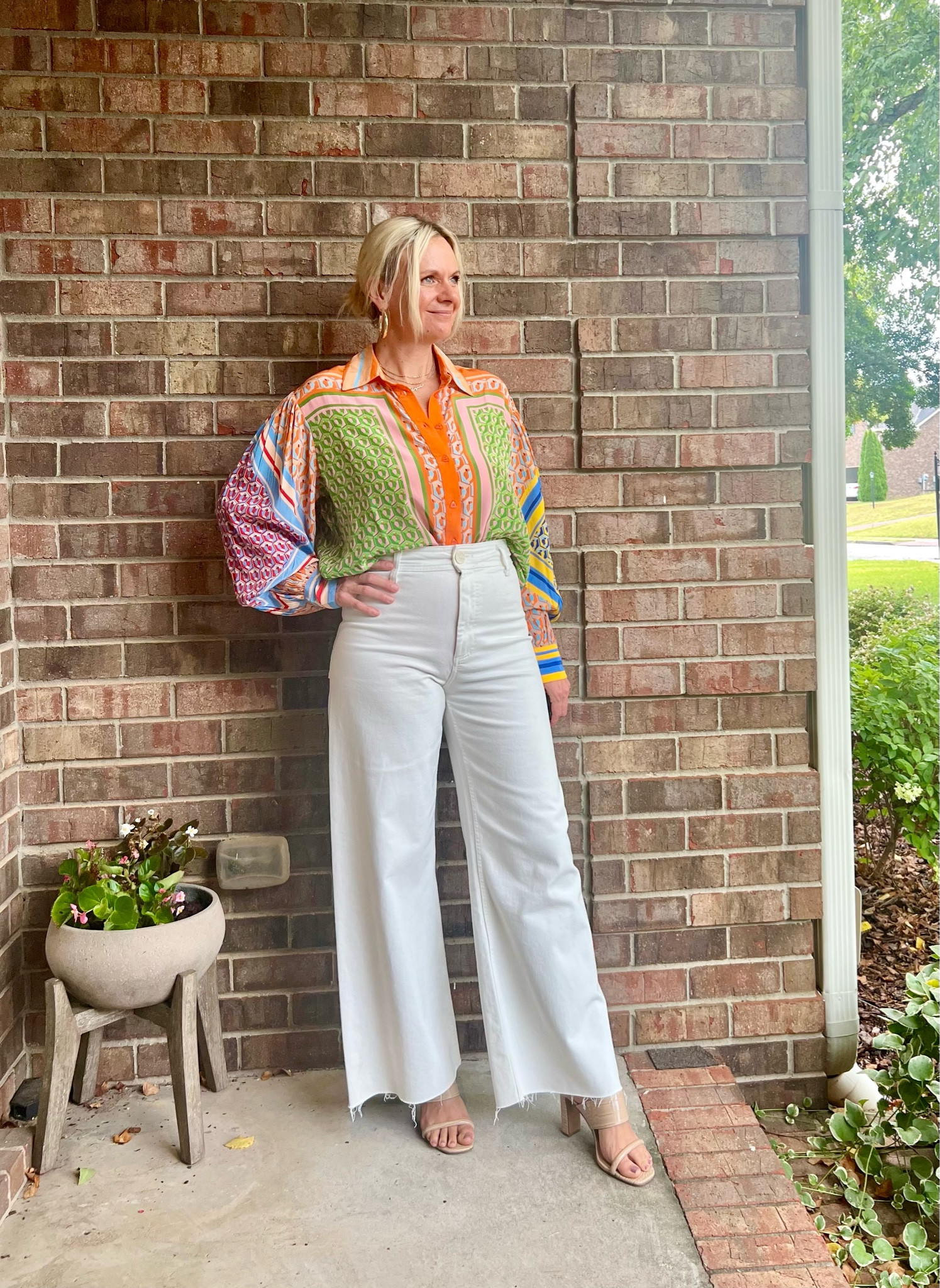 How to dress up your white jeans 🤍

#LTKOver40 #LTKStyleTip #LTKSeasonal