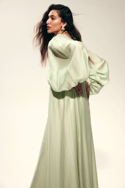 Voluminous Maxi Dress - Light green - Ladies | H&M US | H&M (US + CA)