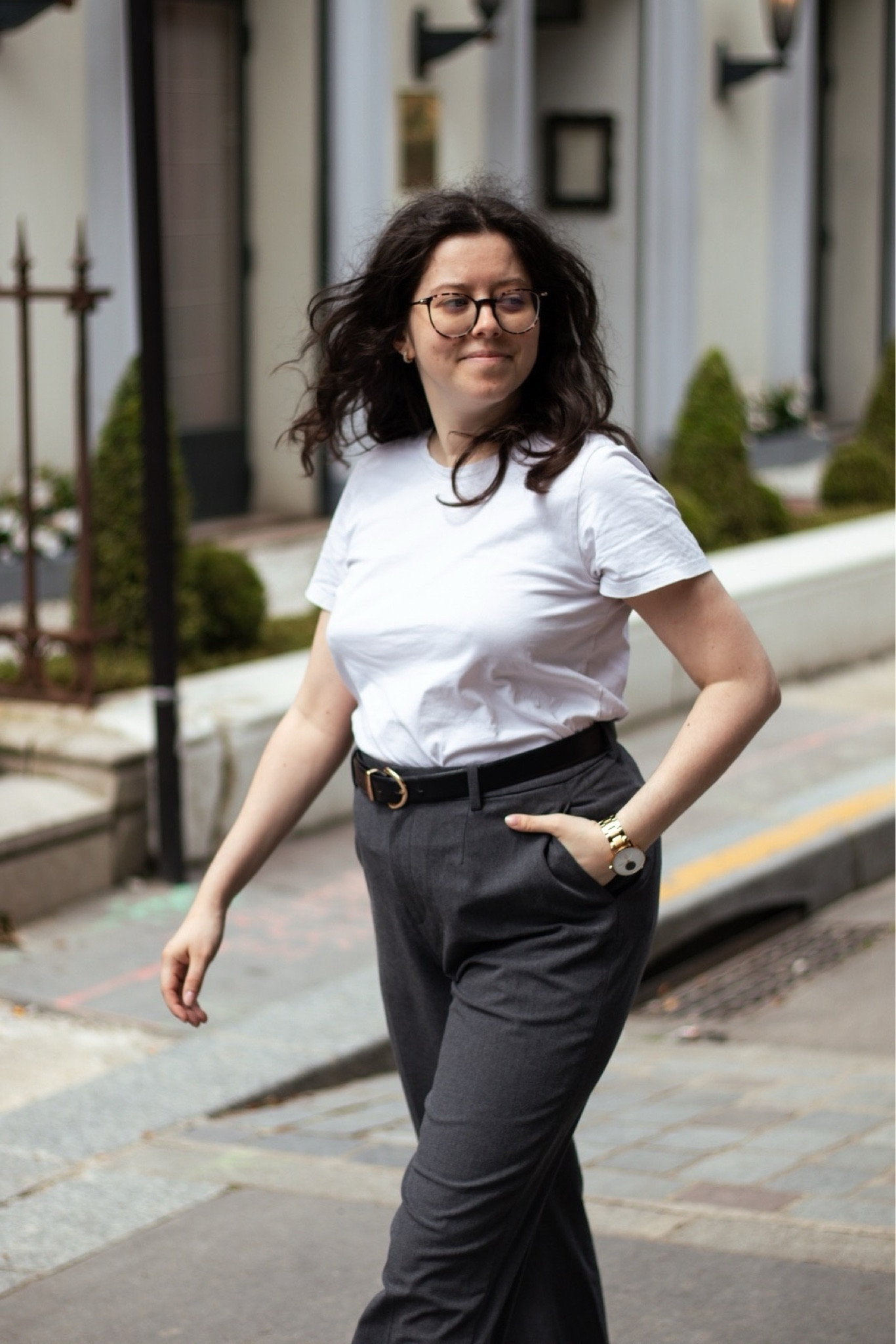 Même avec la tenue la plus basique tu peux te sentir comme en pleine Fashion week (fraiche et stylé) 😉
.
.
.
.
.
⠀⠀⠀⠀⠀⠀⠀⠀⠀
#LTKxUNIQLO #ThisIsMyBestT  #ootd #outfitinspo #lookdujour #tenuedujour #fashionblogger #blogmode #parisianstyle #petitestyle #casualchic 

#LTKxUNIQLO #ThisIsMyBestT #LTKfrance