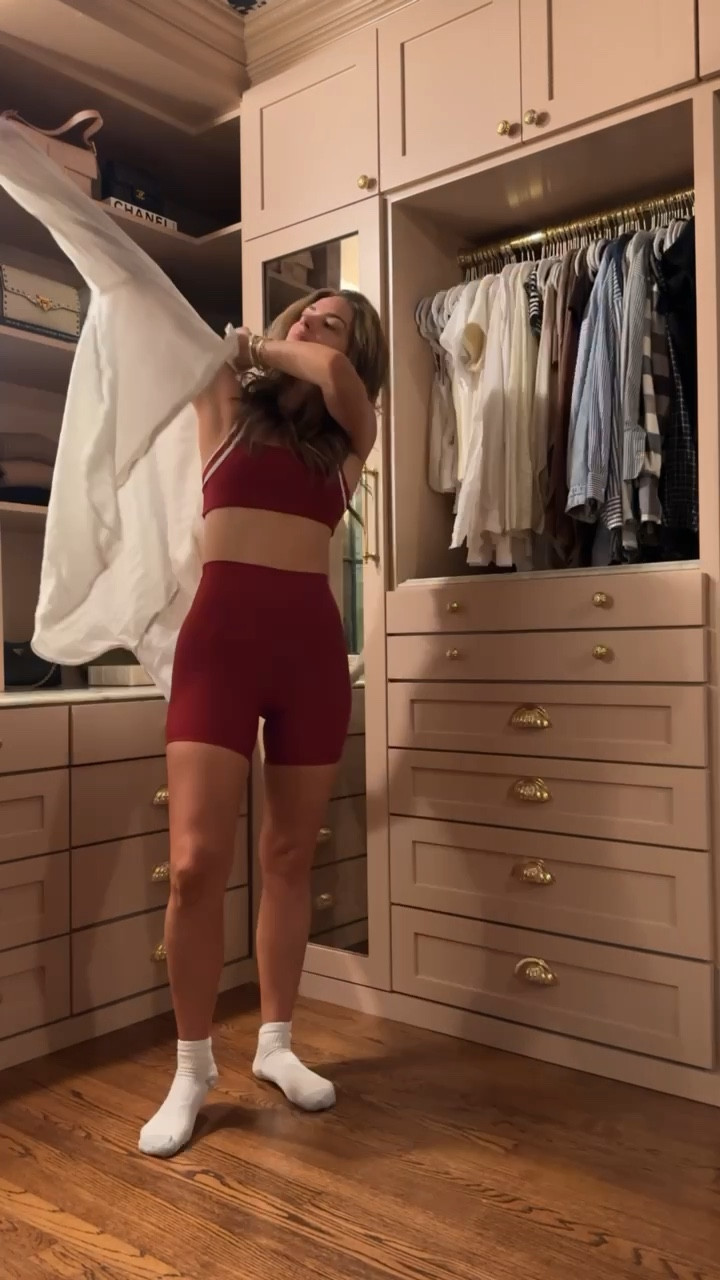 WORKOUT WITH ME ✨
(Set is size small) 

Code: ALOPROFILE25 for Sculpt Society

Closet paint color: Interface Tan by Sherwin Williams 

#LTKStyleTip #LTKActive #LTKHome