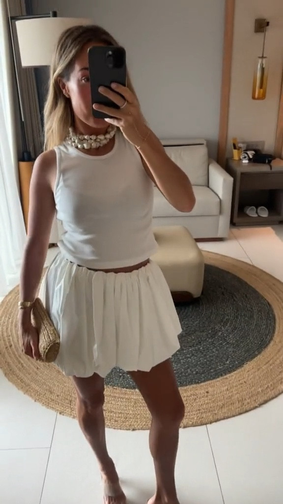 White party outfit of the night 🤍