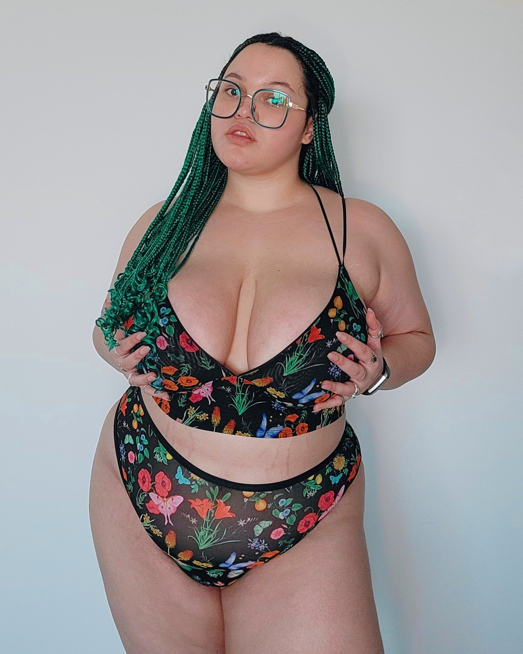 flora and fauna 🕊 code "vana.thom" for $$$ off | top S3 | bottom 2XL |

#LTKfindsunder50 #LTKplussize #LTKSeasonal