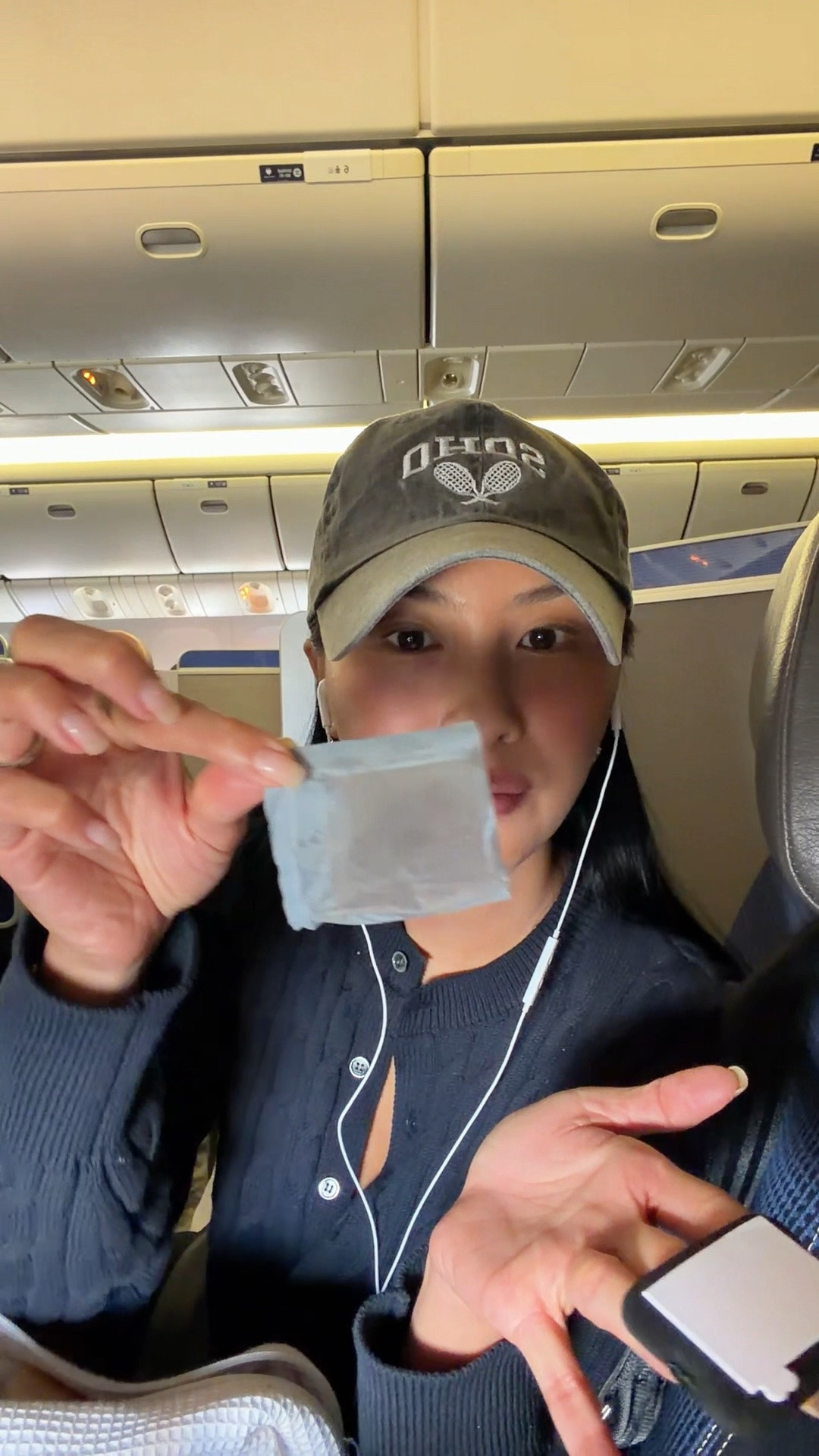 These blotting sheets >>

#LTKSaleAlert #LTKBeauty #LTKgrwm