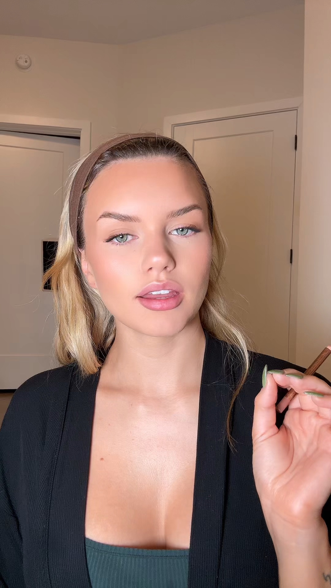 Tutorial on how I line my lips!

#LTKU #LTKBeauty #LTKGiftGuide