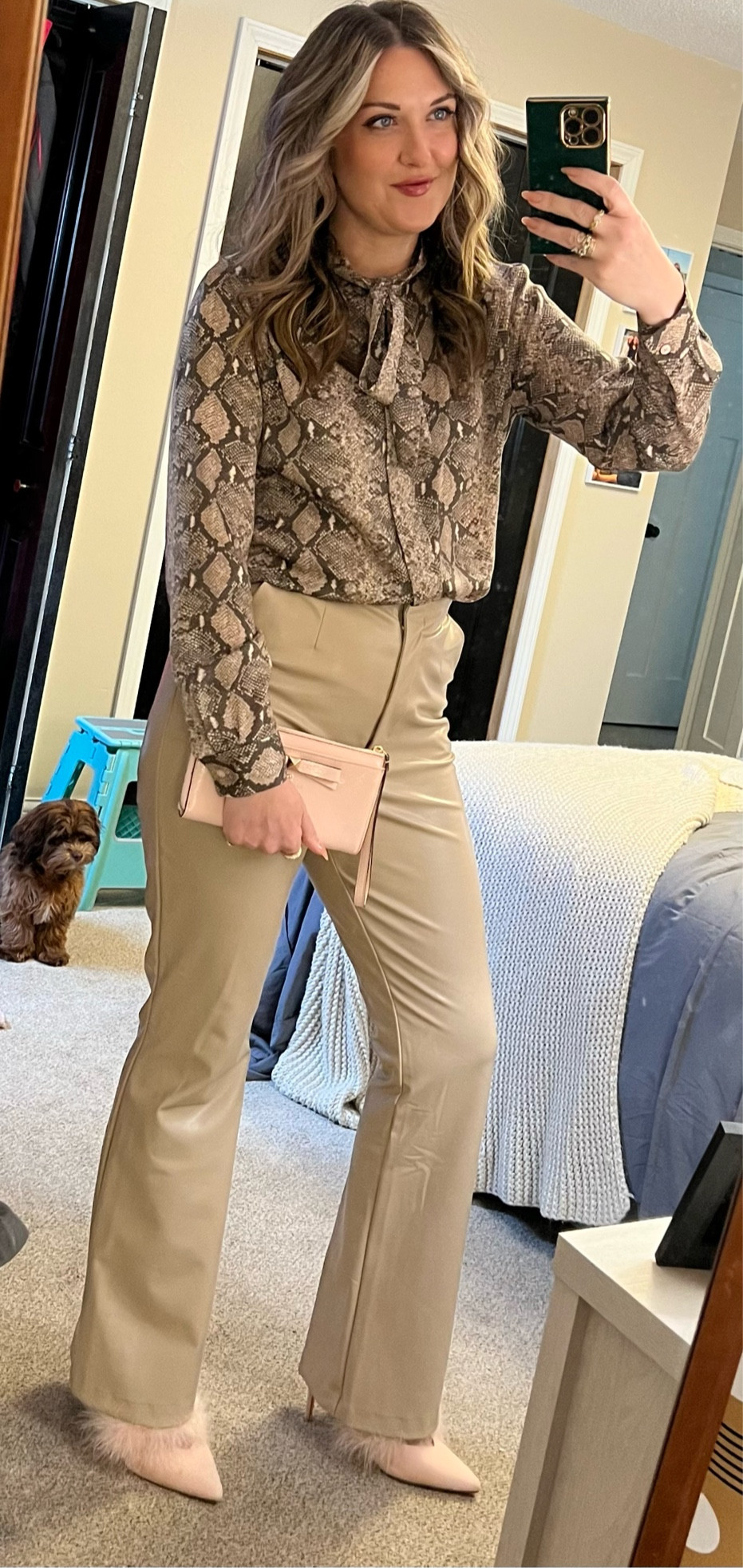 When your clothes come together and make the cutest outfit! #minnedrop #stylecoach #personalshopper #fauxleatherpants #feathershoes #minnesotamom #lifeworks 

#LTKstyletip