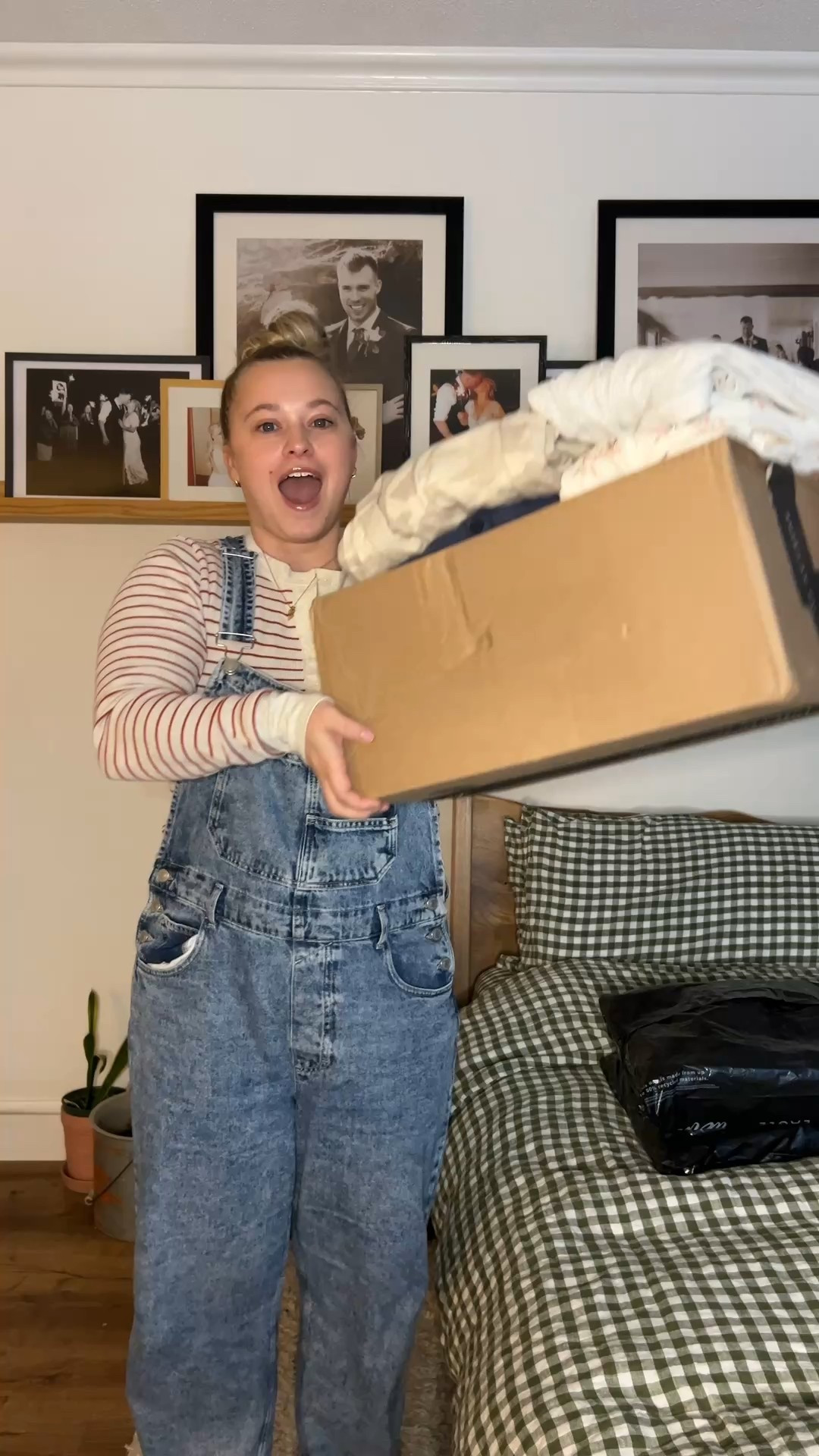 Aerie & AE haul 

Brown hoodie medium
Brown sweats medium short 
Grey hoodie medium
Grey sweats large short 
Camo sweats large 
Grey long sleeve large 
Printed cardigan medium Brown
Blue Henley medium 